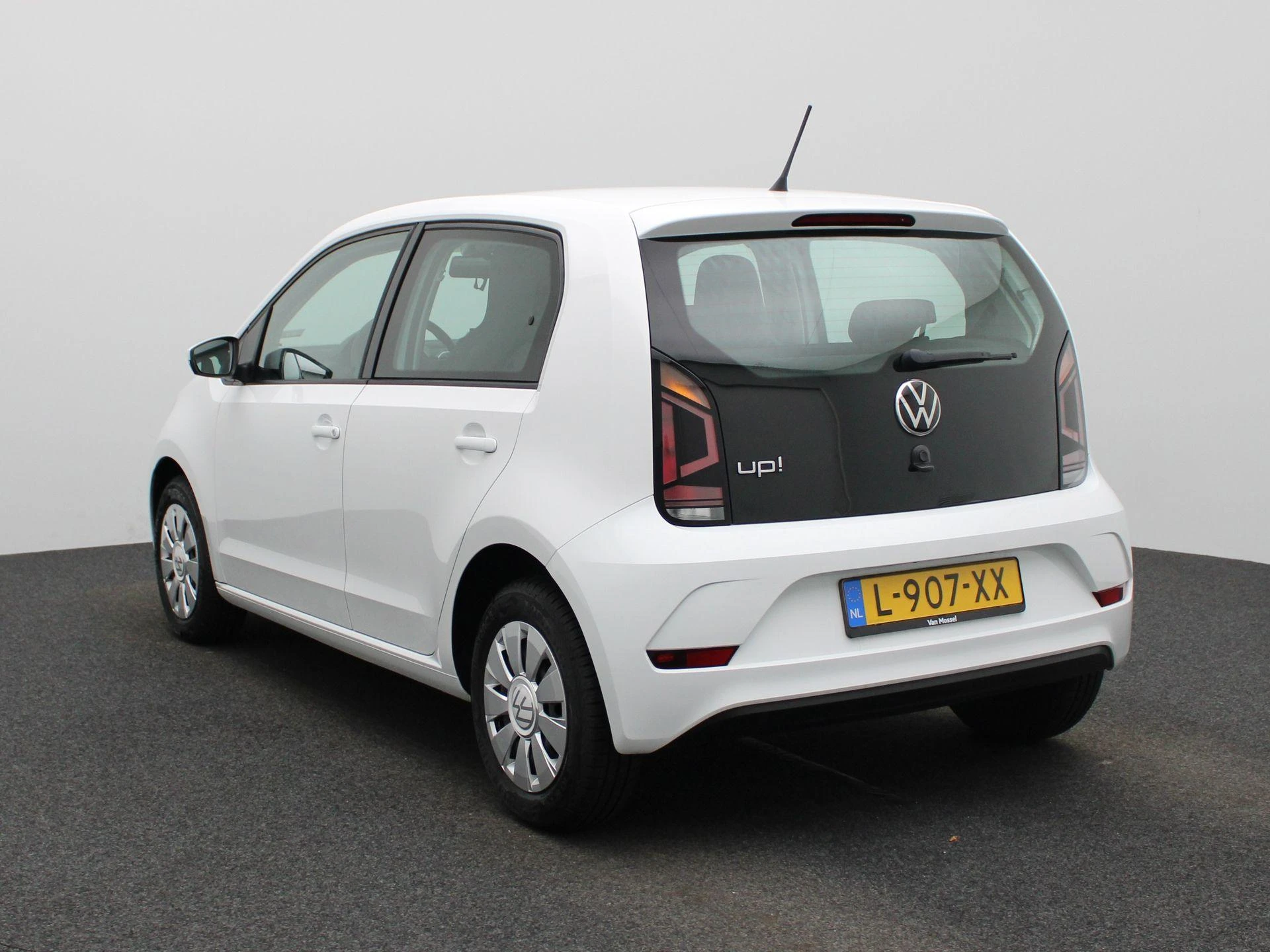 Volkswagen-up!-image-1