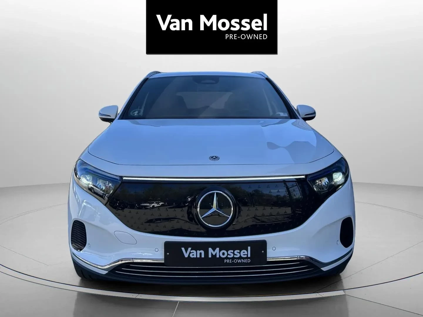 Mercedes-Benz-EQA-image-1