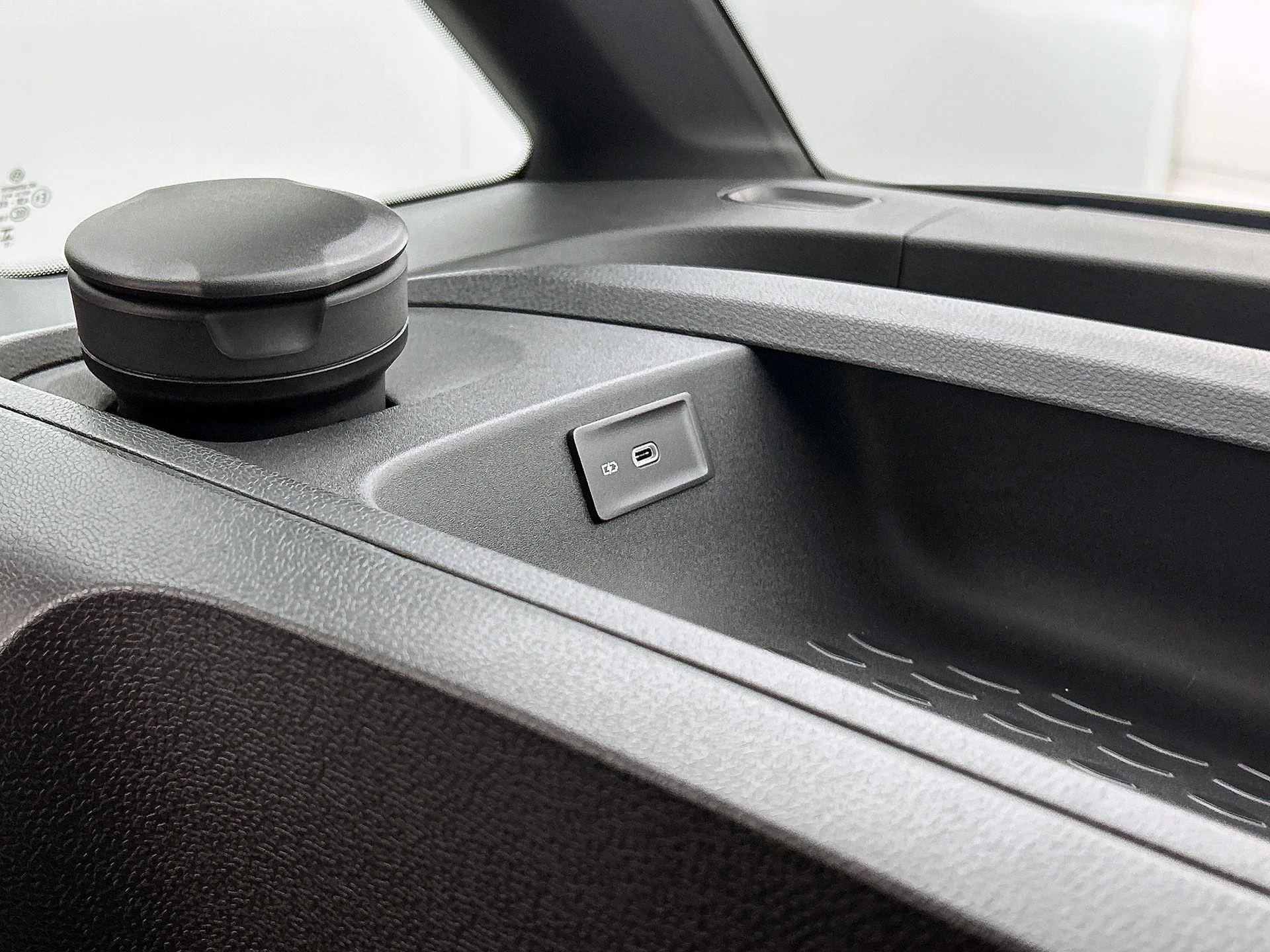 Volkswagen-ID. Buzz Cargo-image-21