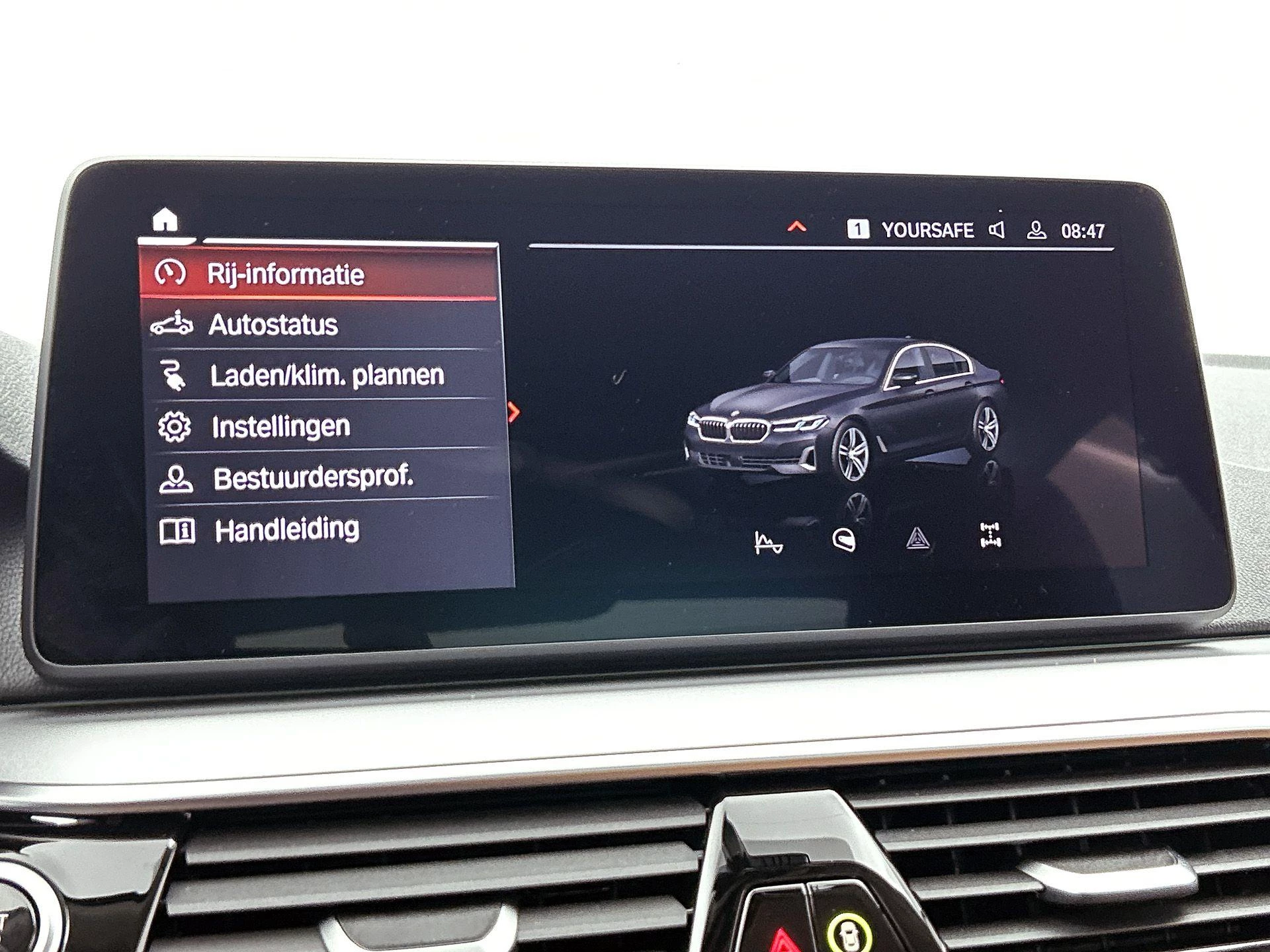 BMW-5 Serie-image-12