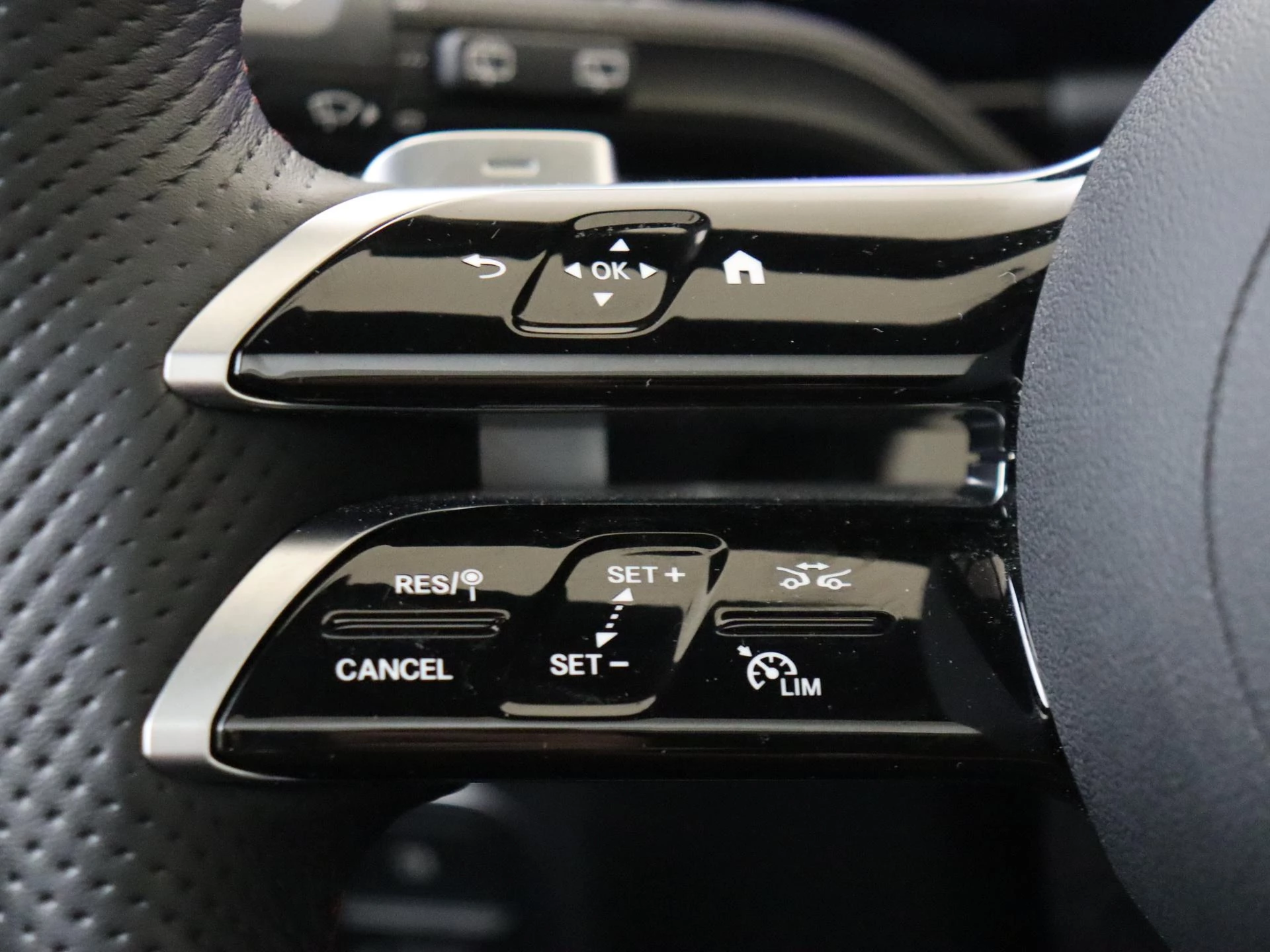 Mercedes-Benz-EQA-image-15