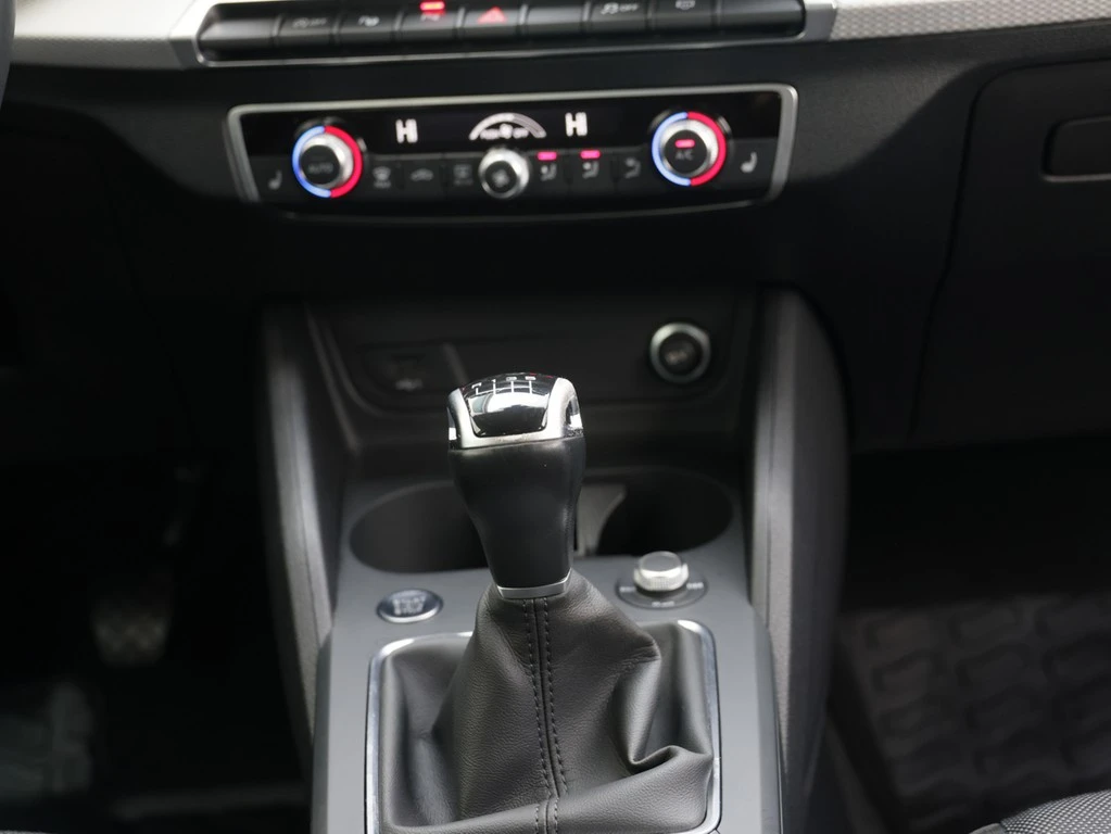 Audi Q2 30 TDI S line