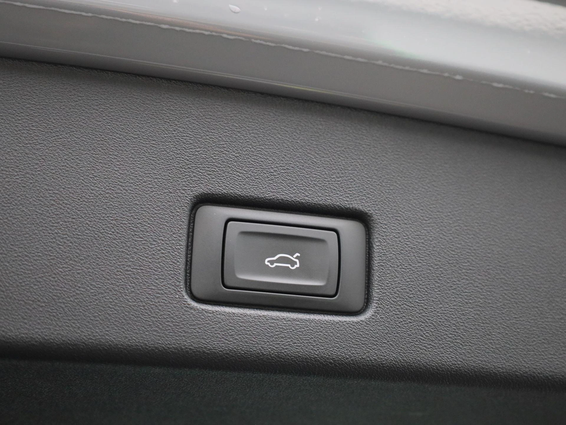 Audi-Q4 e-tron-image-14