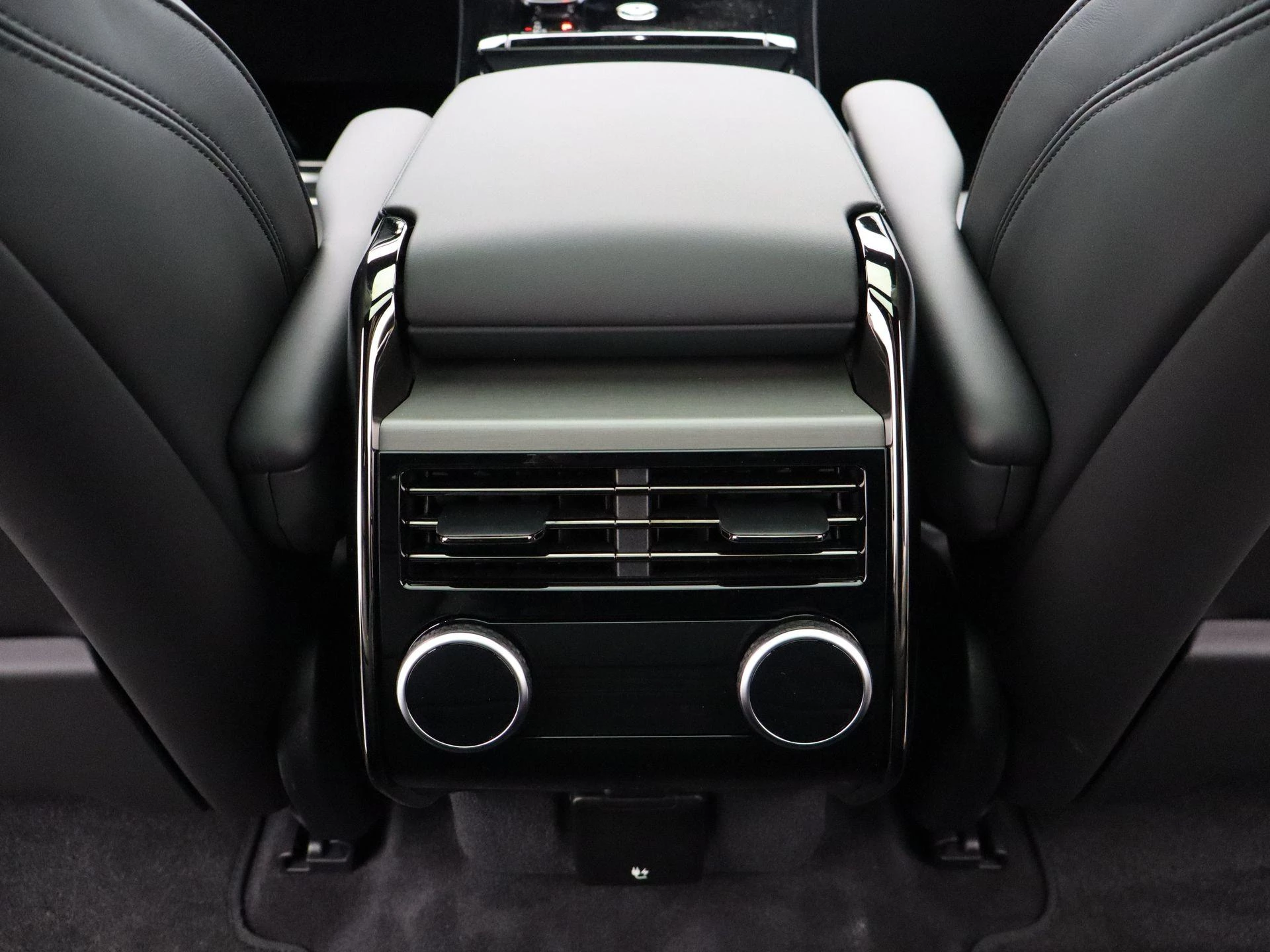 Land Rover-Range Rover Sport-image-40