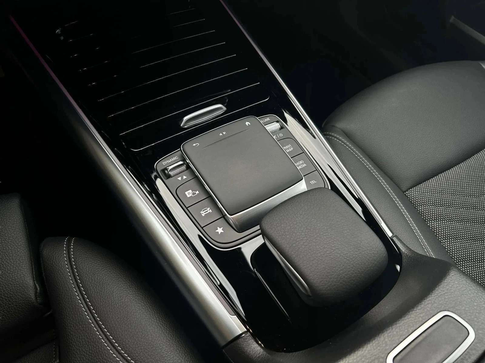 Mercedes-Benz-EQA-image-10