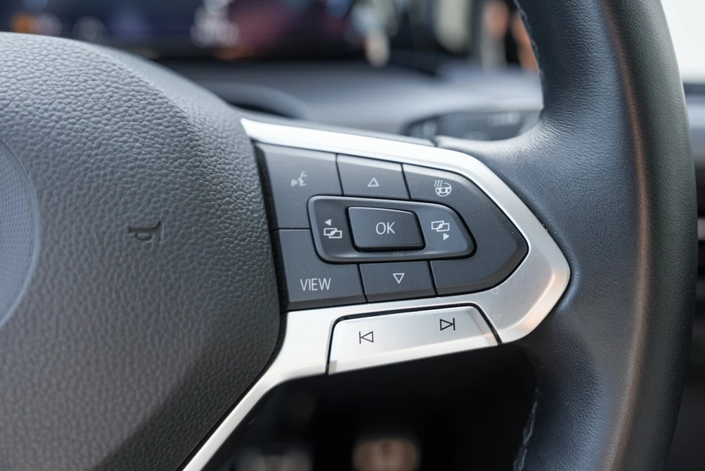 Volkswagen-Golf-image-14