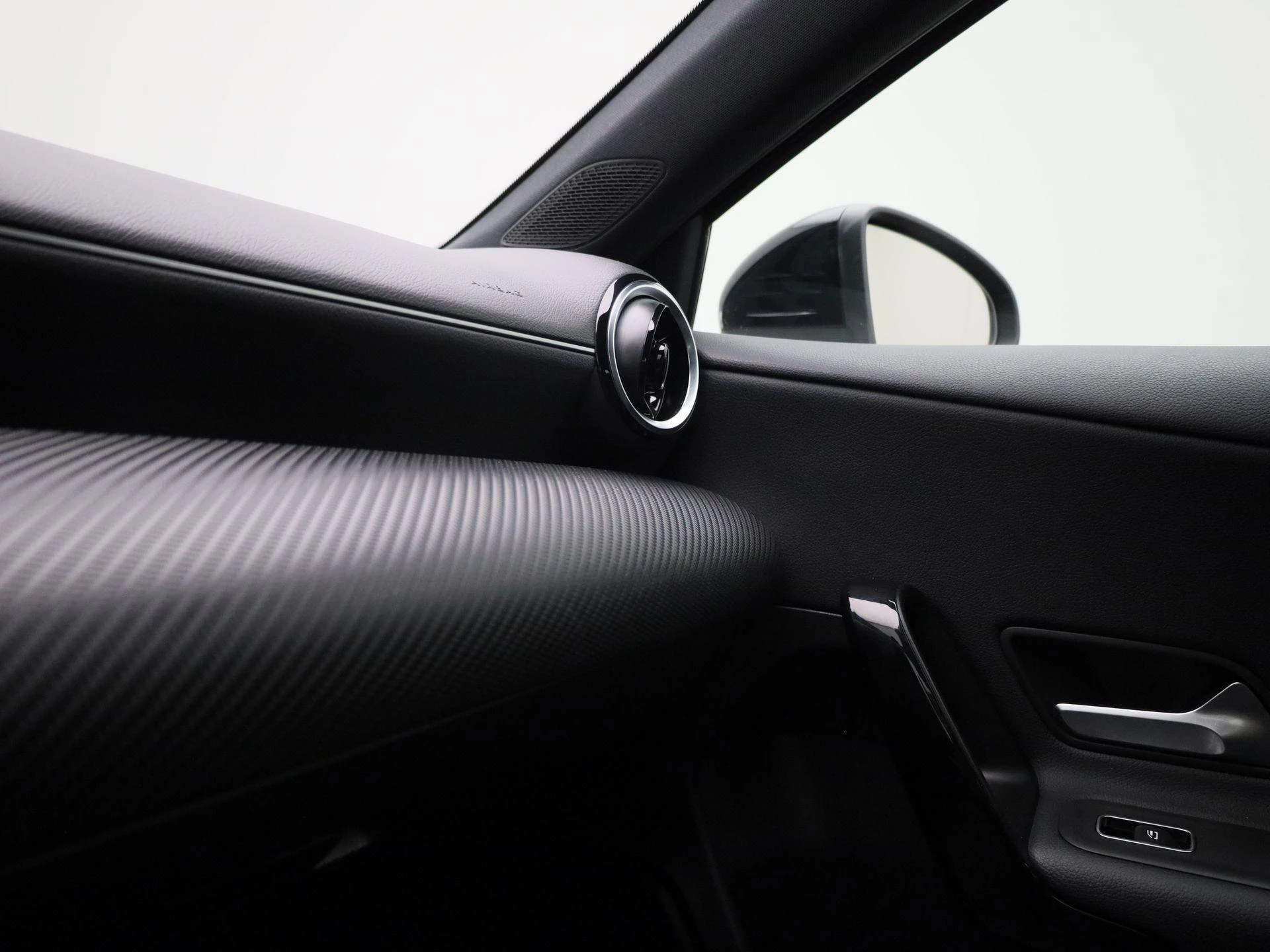 Mercedes-Benz-A-Klasse-image-26