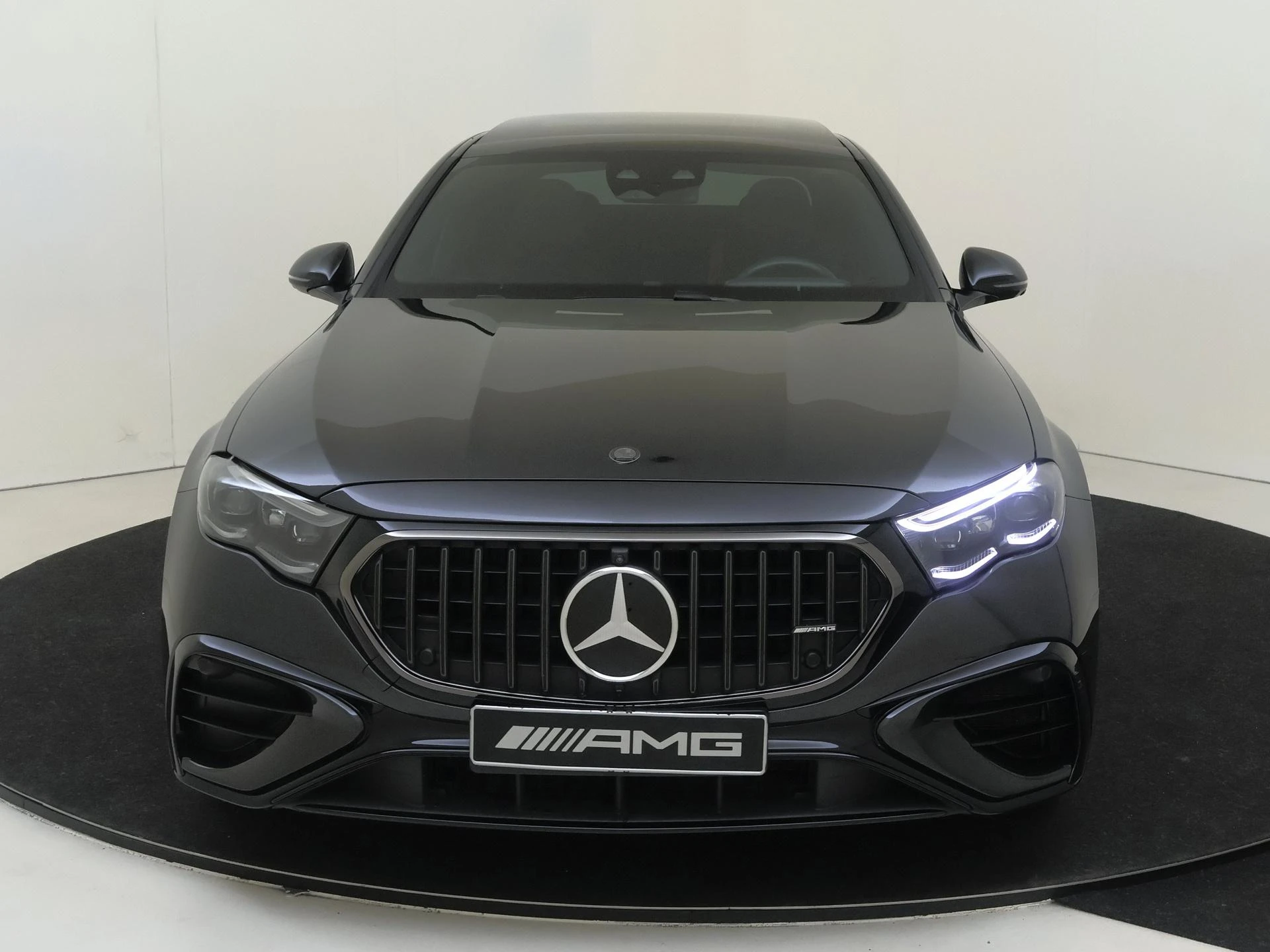 Mercedes-Benz-E-Klasse-image-5