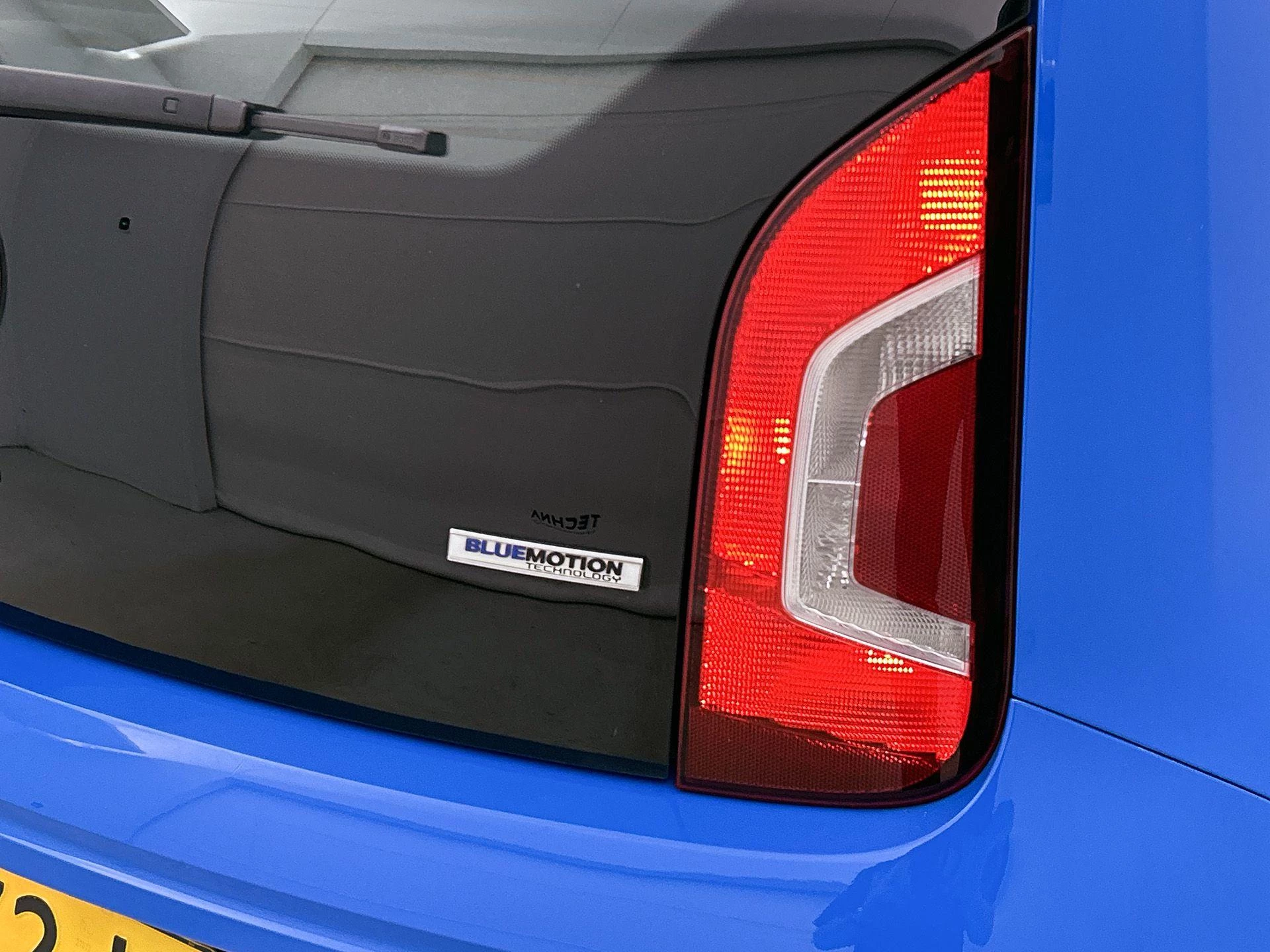 Volkswagen-up!-image-16