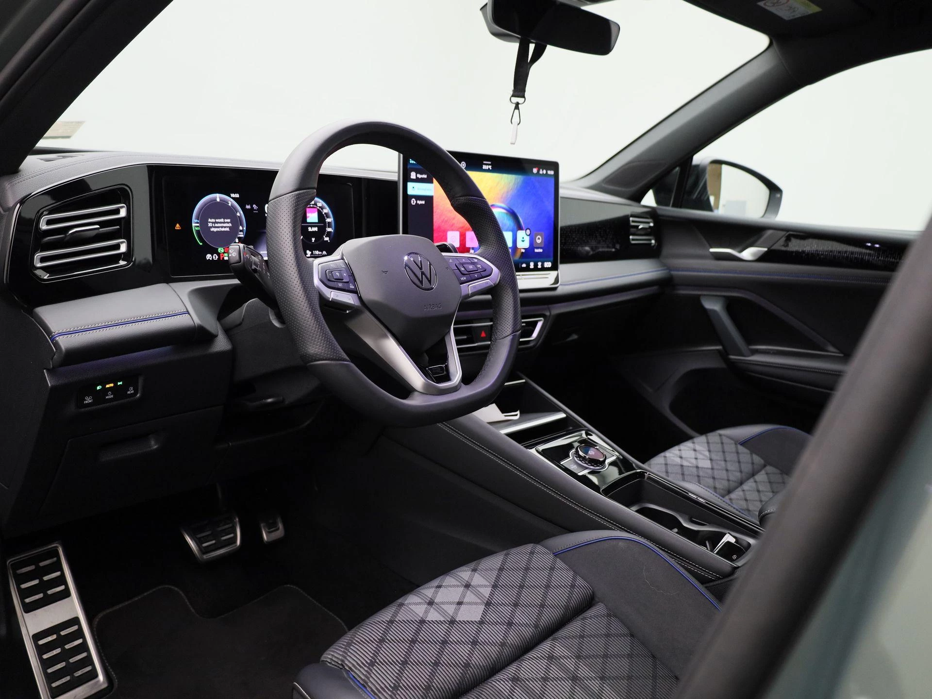 Volkswagen-Tiguan-image-36