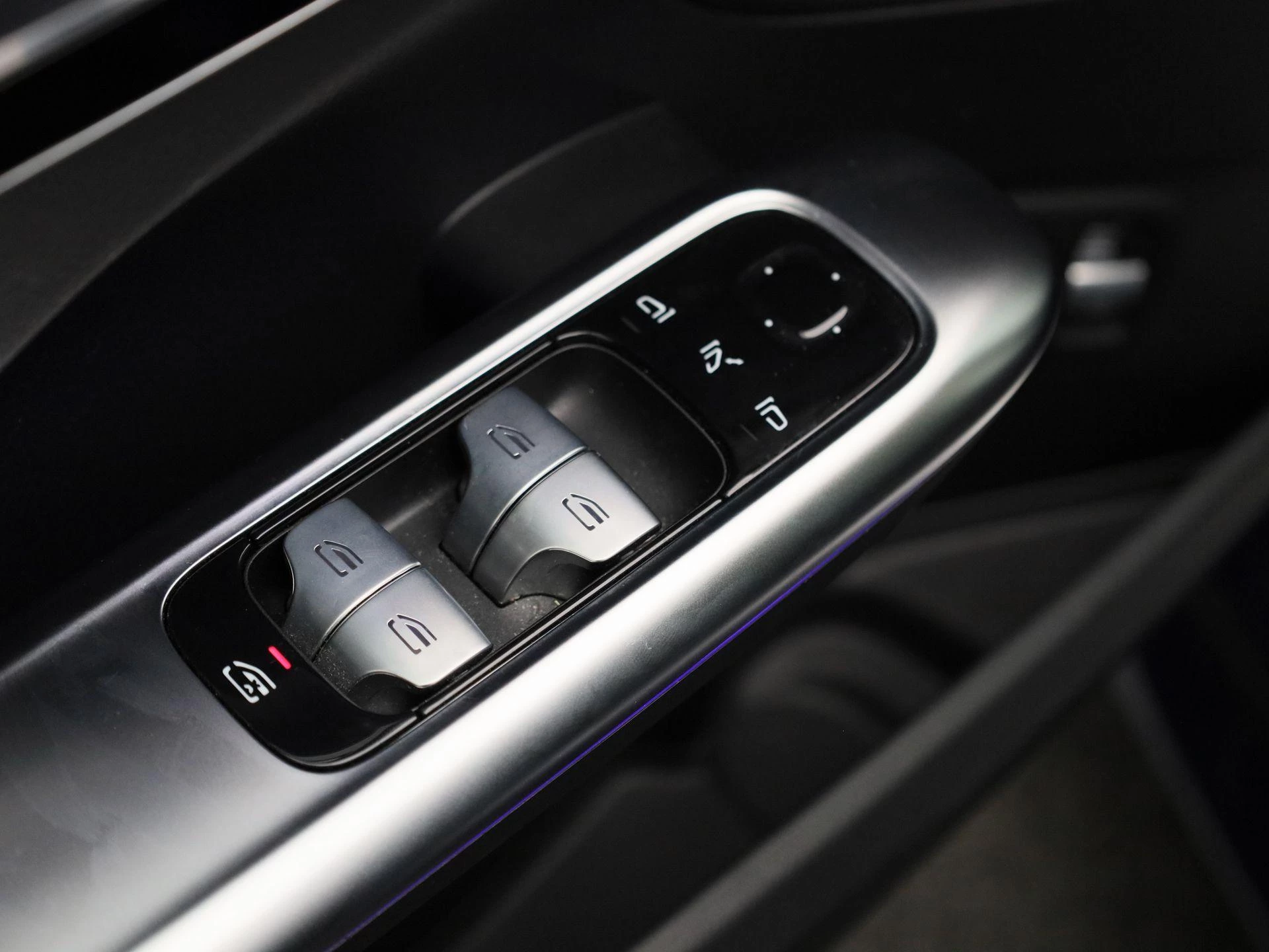 Mercedes-Benz-C-Klasse-image-30