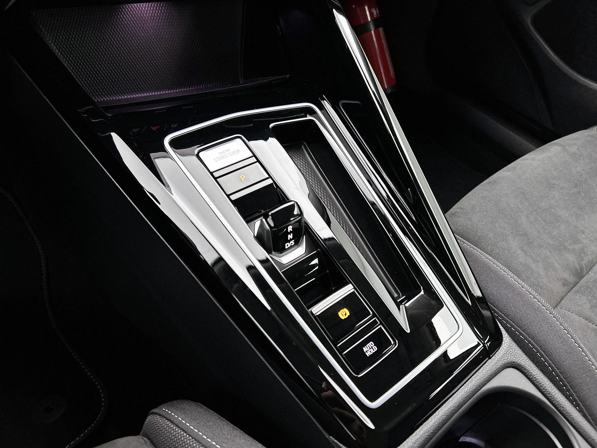 Volkswagen-Golf-image-10