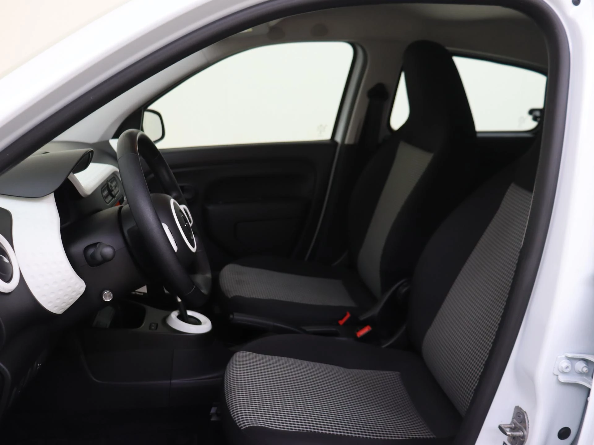 Renault-Twingo-image-14
