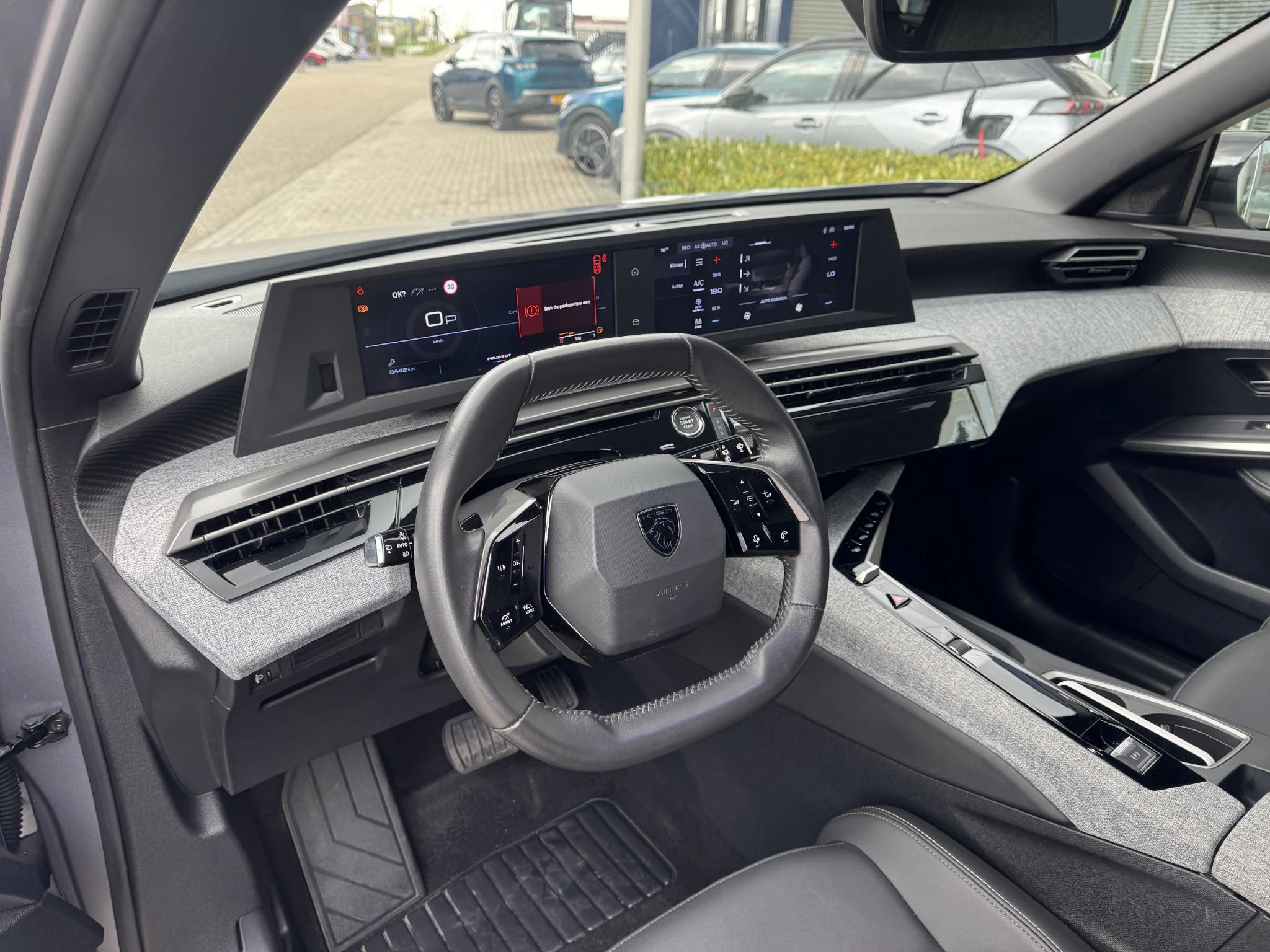 Peugeot-5008-image-16