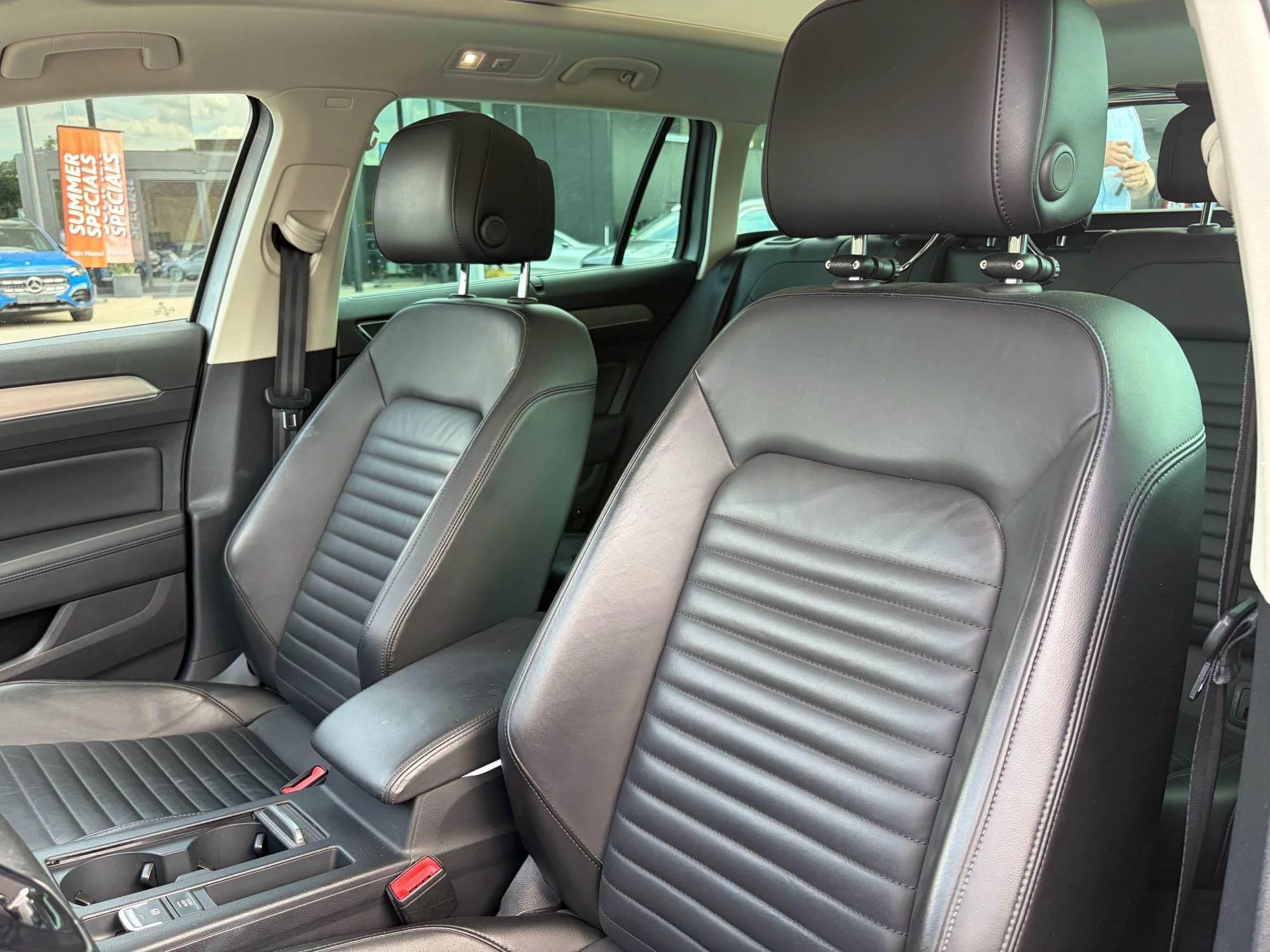 Volkswagen-Passat-image-5
