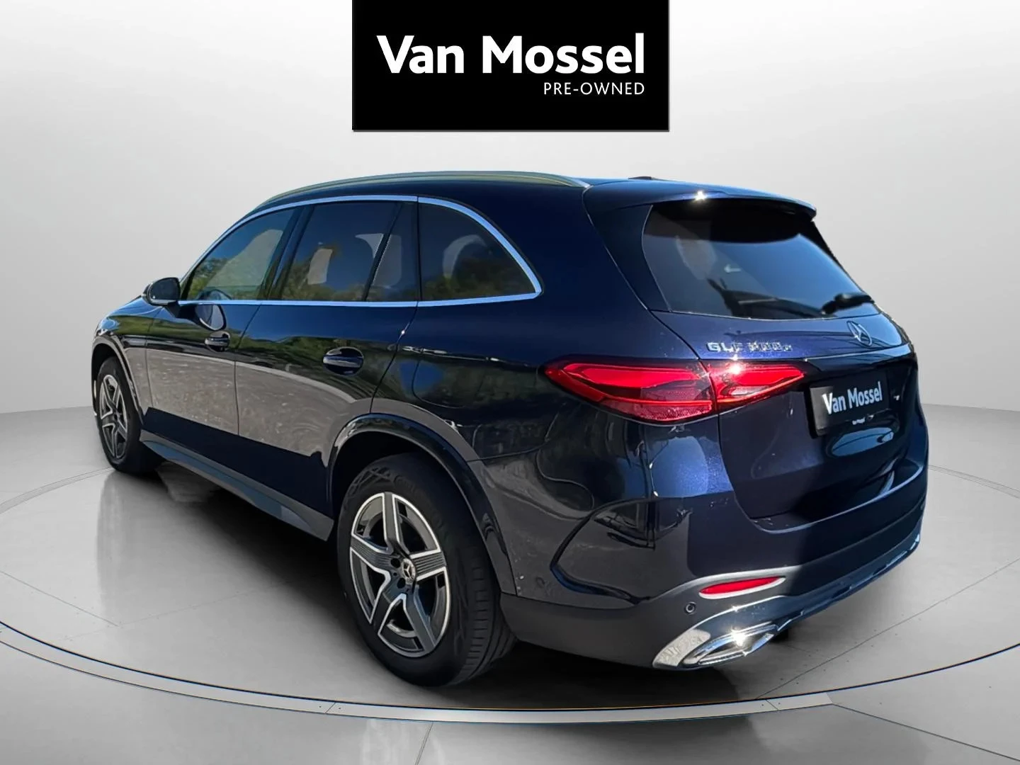 Mercedes-Benz-GLC-image-2