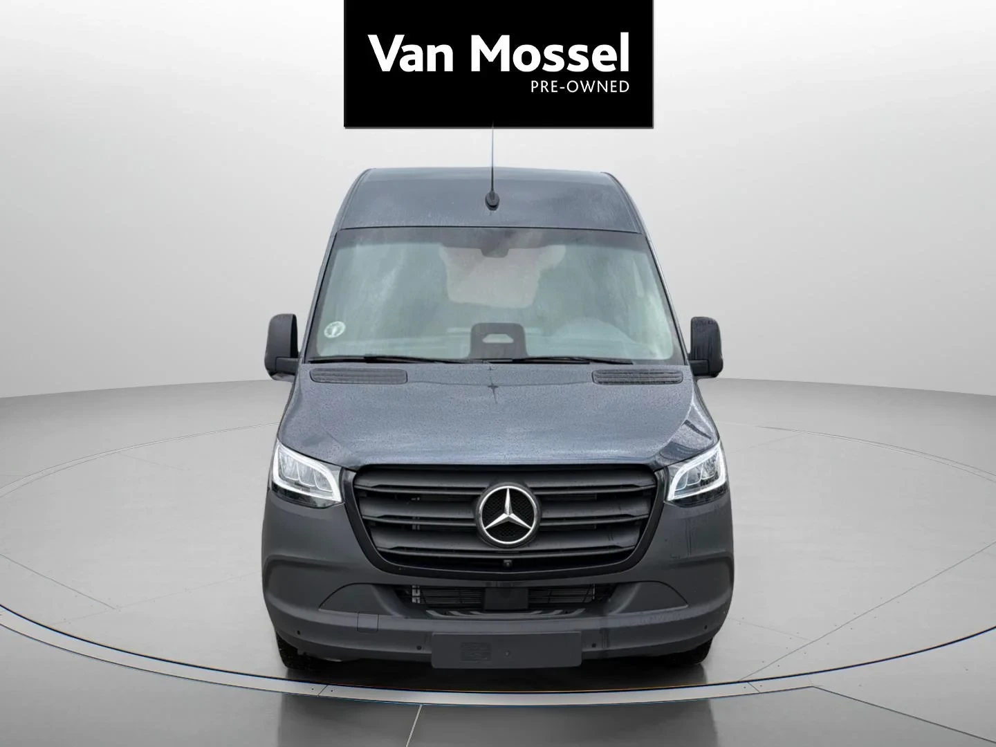 Mercedes-Benz-Sprinter-image-0