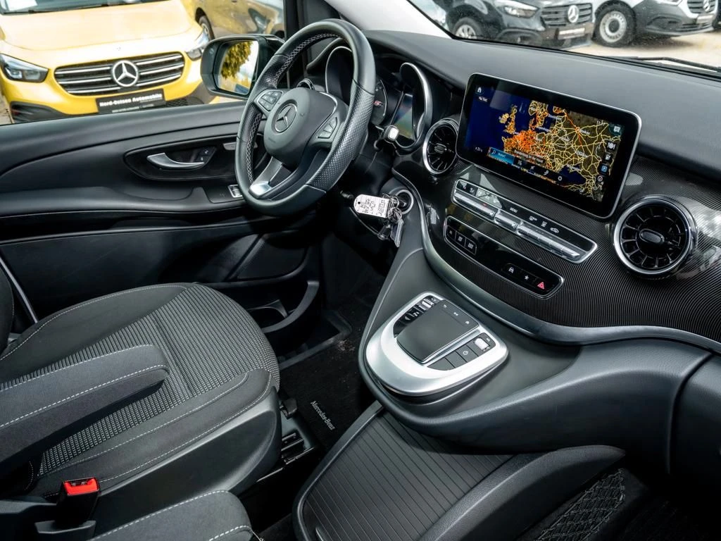 Mercedes-Benz-EQV 300-image-8