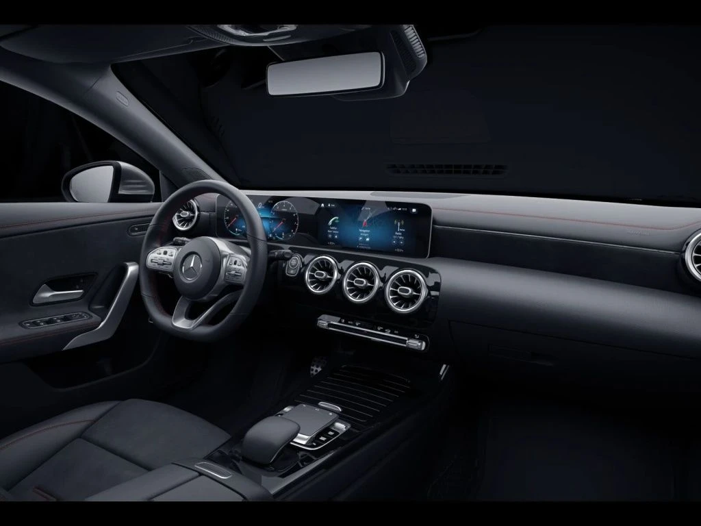 Mercedes-Benz-CLA 200-image-11
