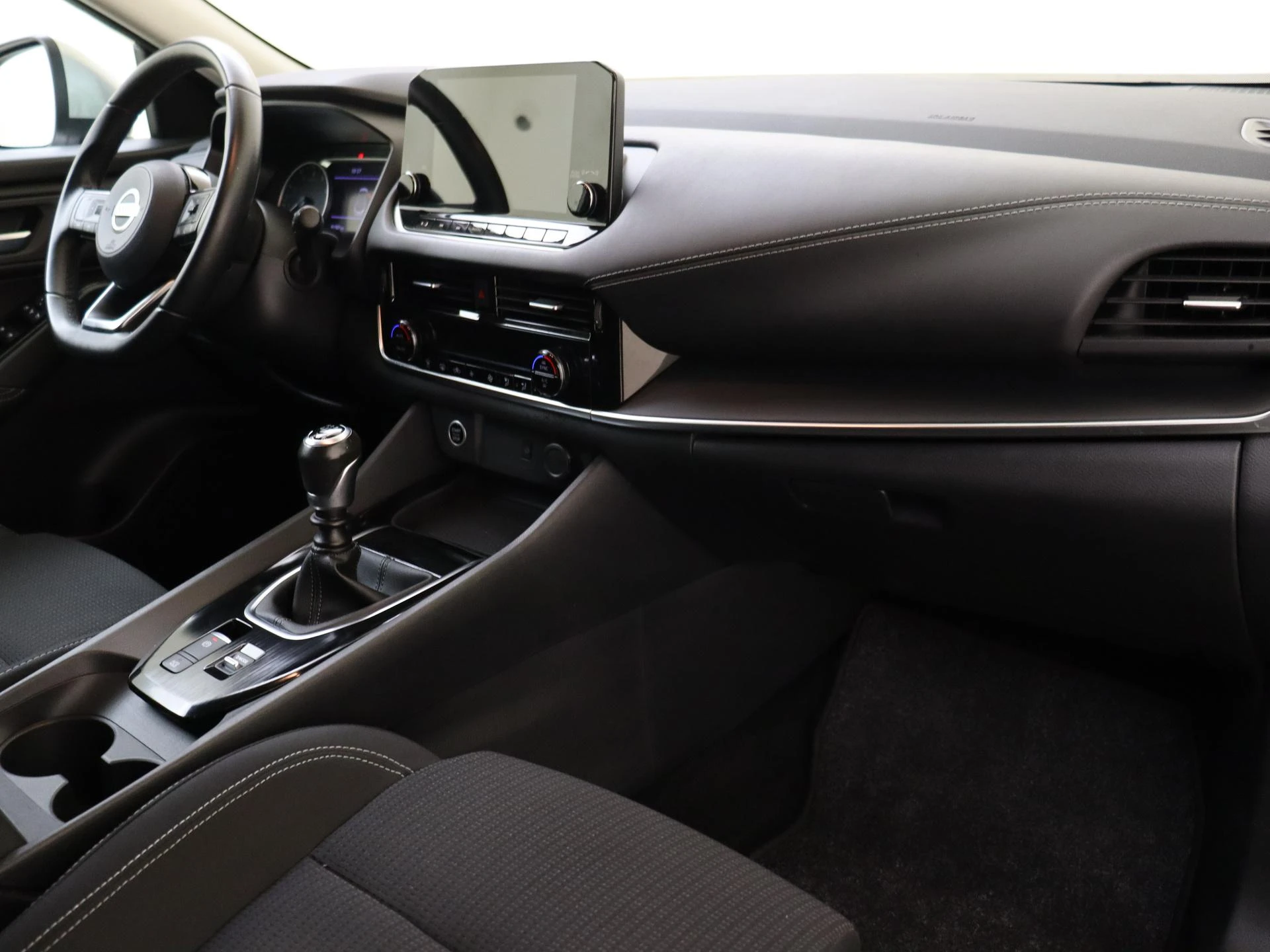 Nissan-QASHQAI-image-4