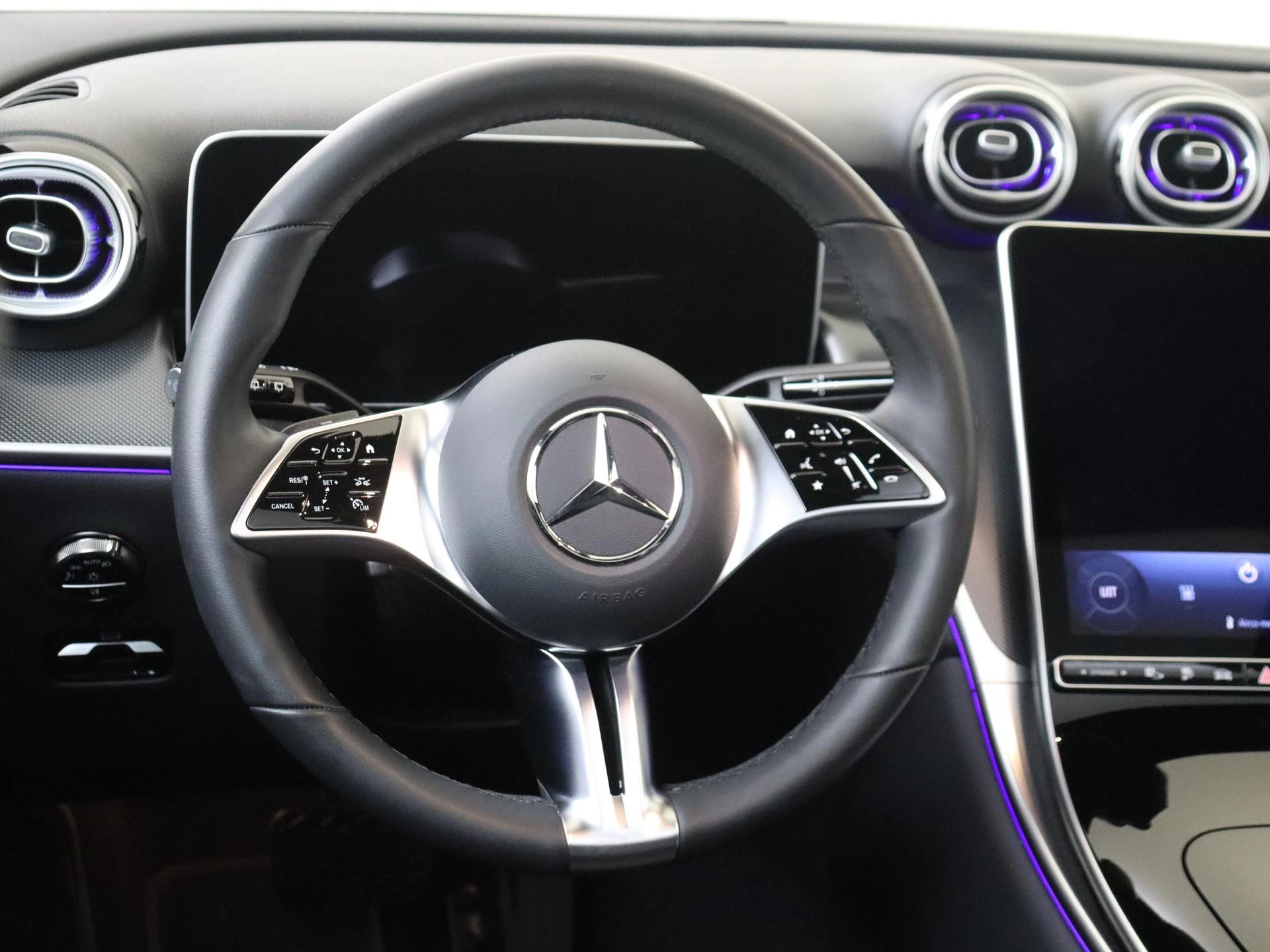 Mercedes-Benz-GLC-image-9