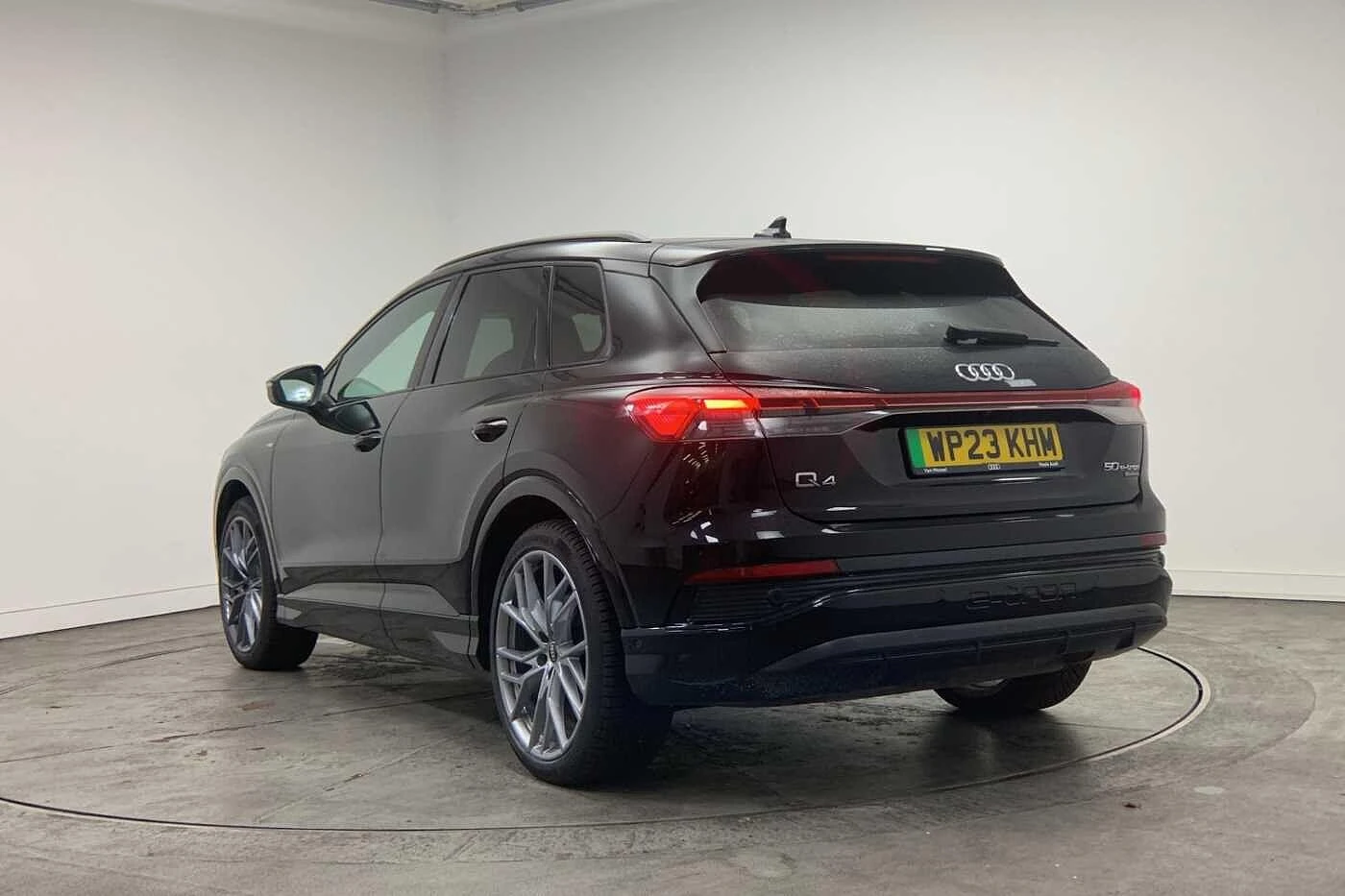 Audi-Q4 e-tron-image-2