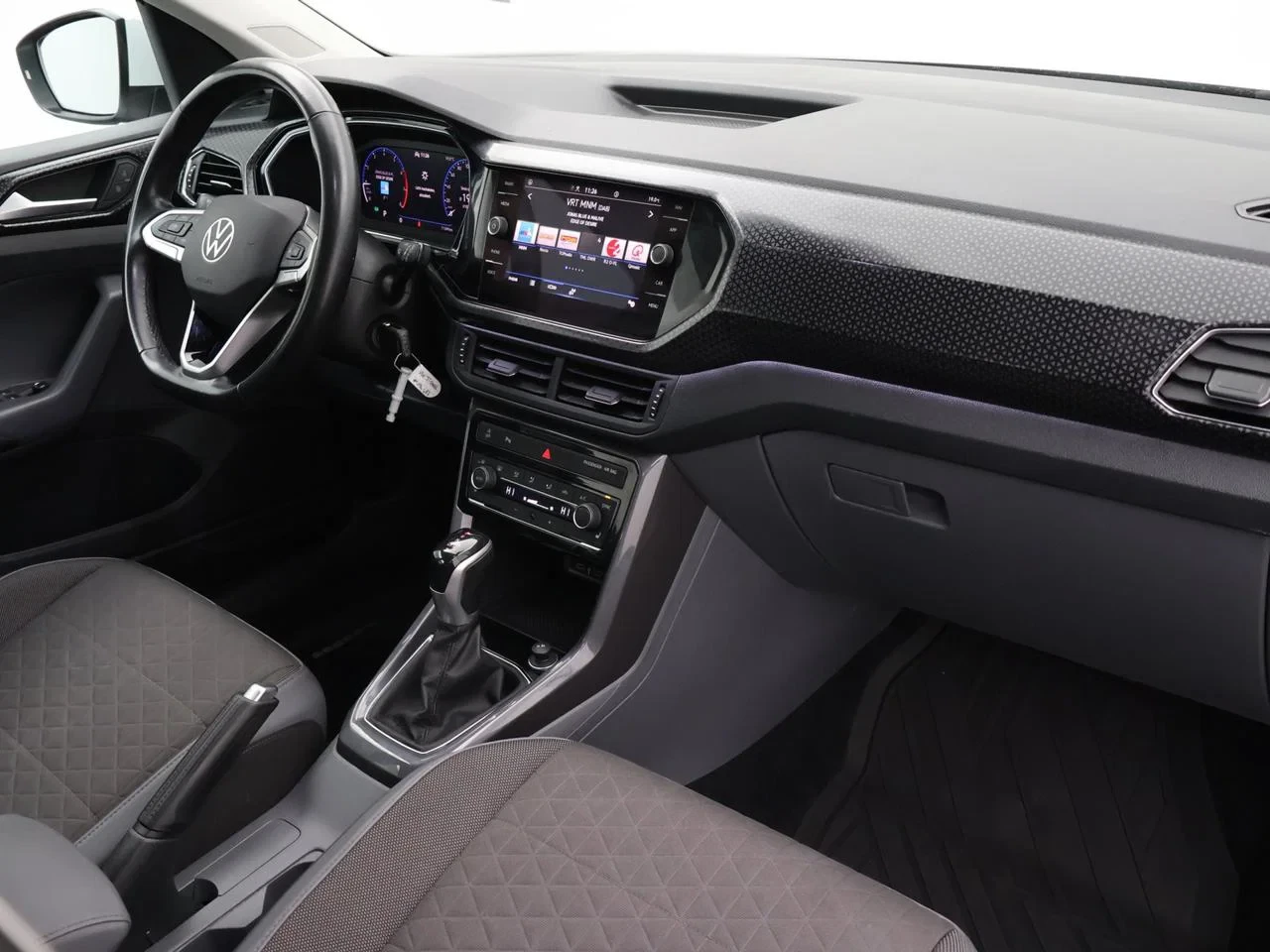 Volkswagen-T-Cross-image-8