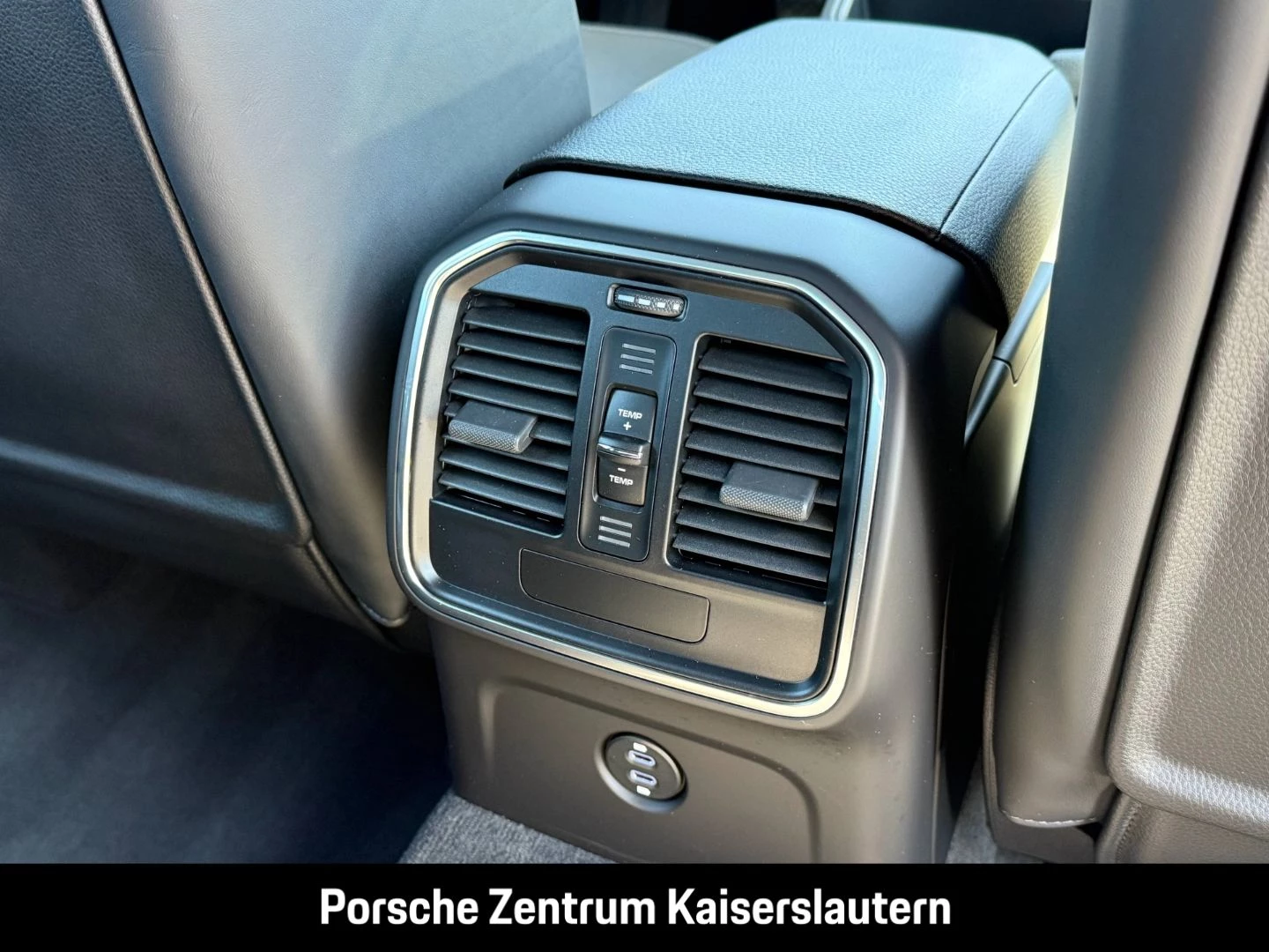 Porsche Macan Sportabgasanlage BOSE Luftfederung 20-Zoll -