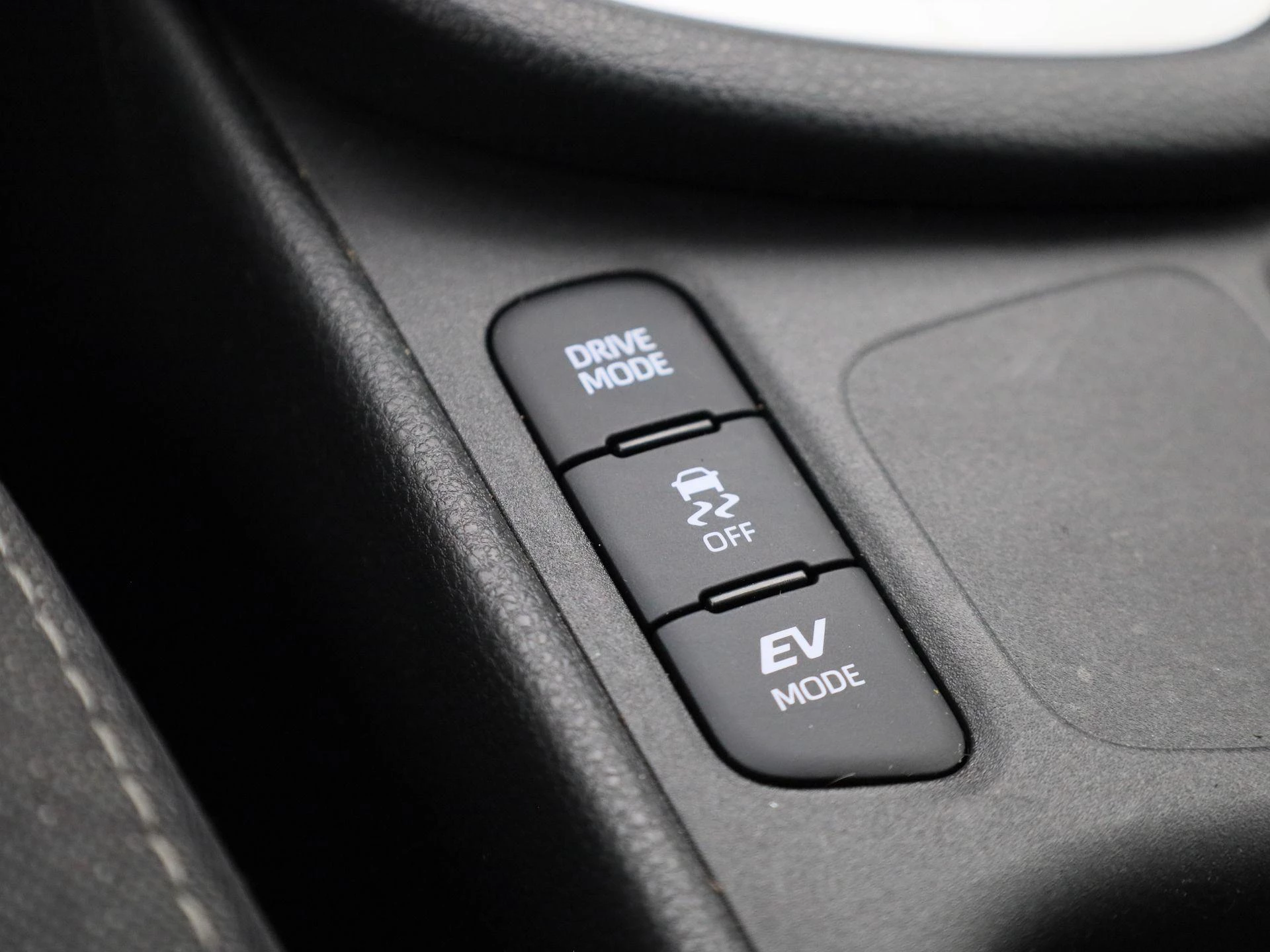Toyota Yaris 1.5 Hybrid Business Plus