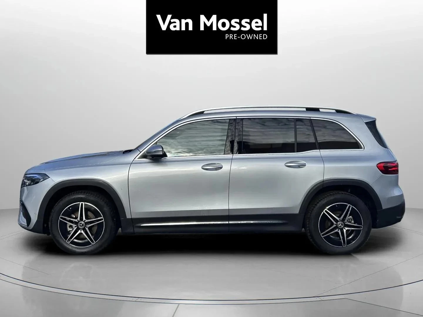 Mercedes-Benz-EQB-image-7