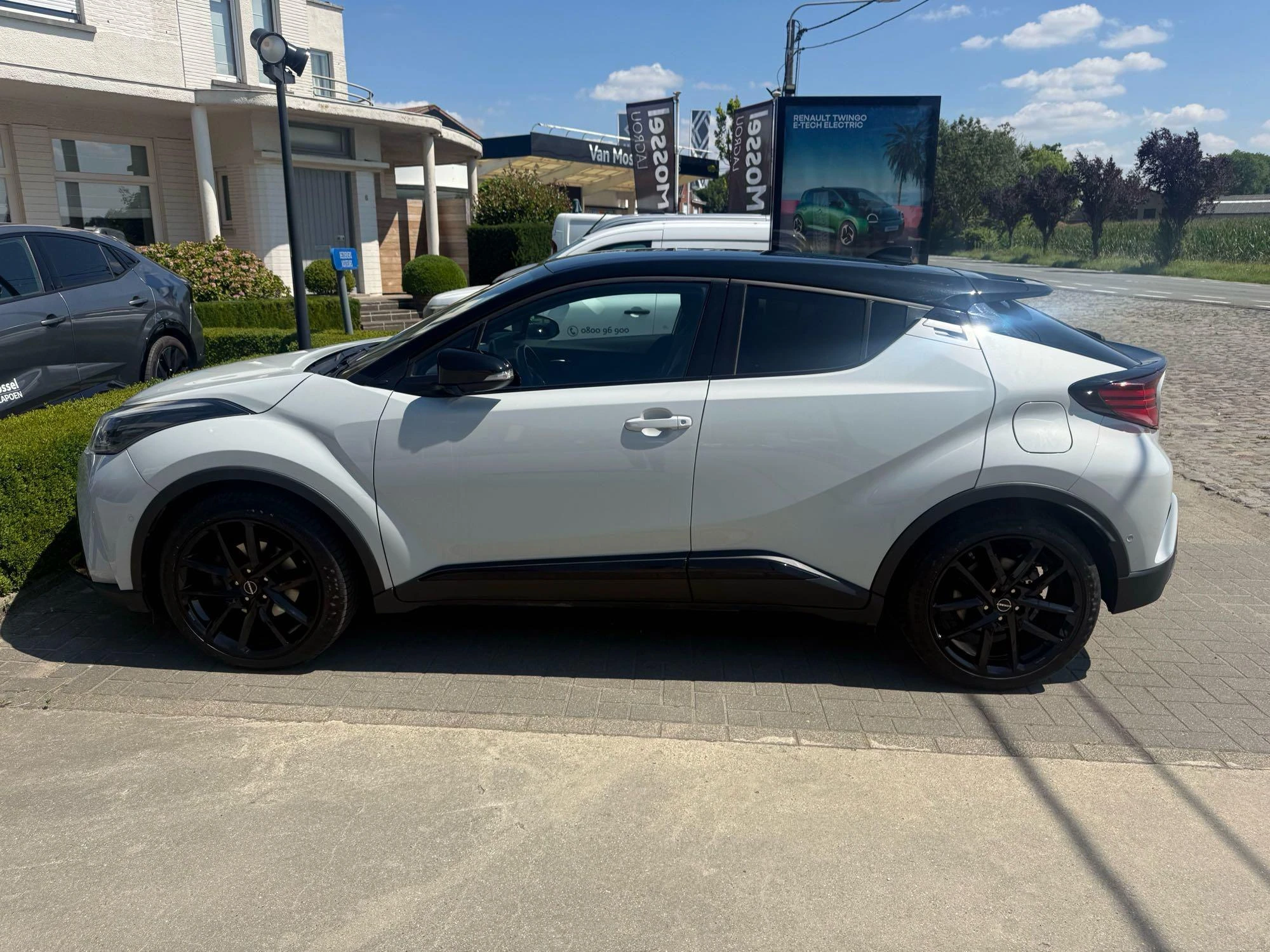 Toyota-C-HR-image-8