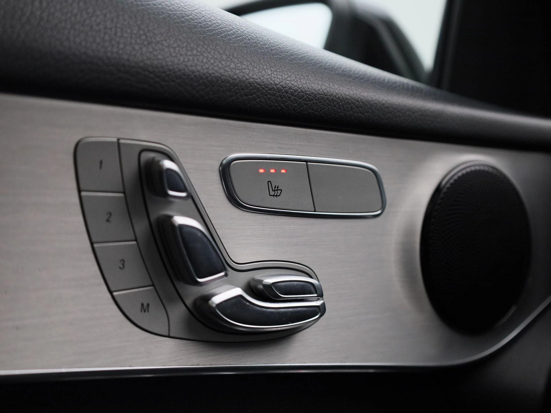 Mercedes-Benz-GLC-image-32
