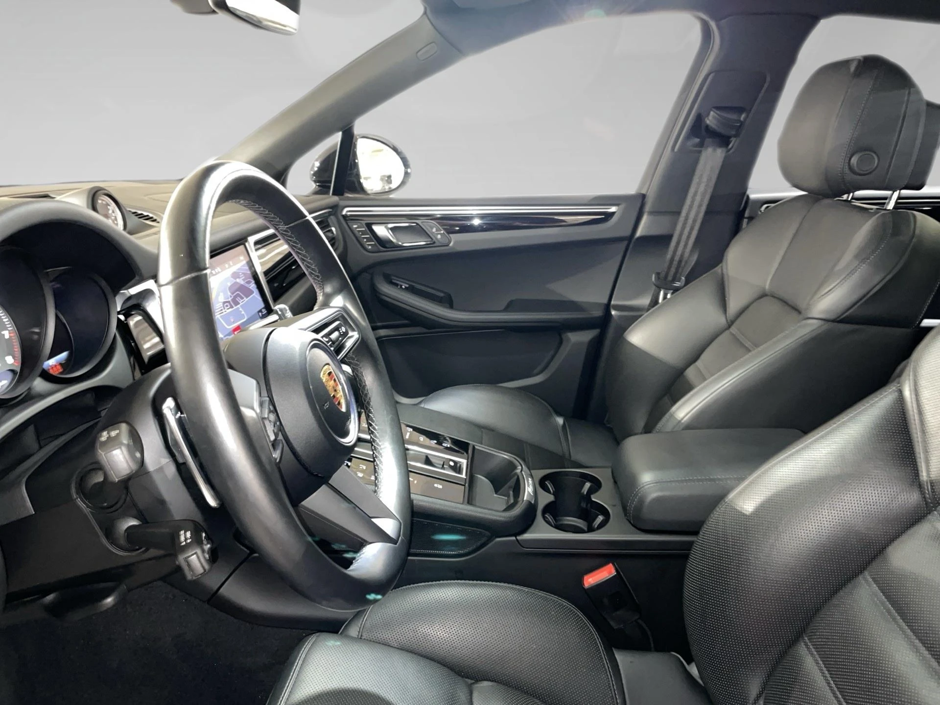 Porsche-Macan-image-3