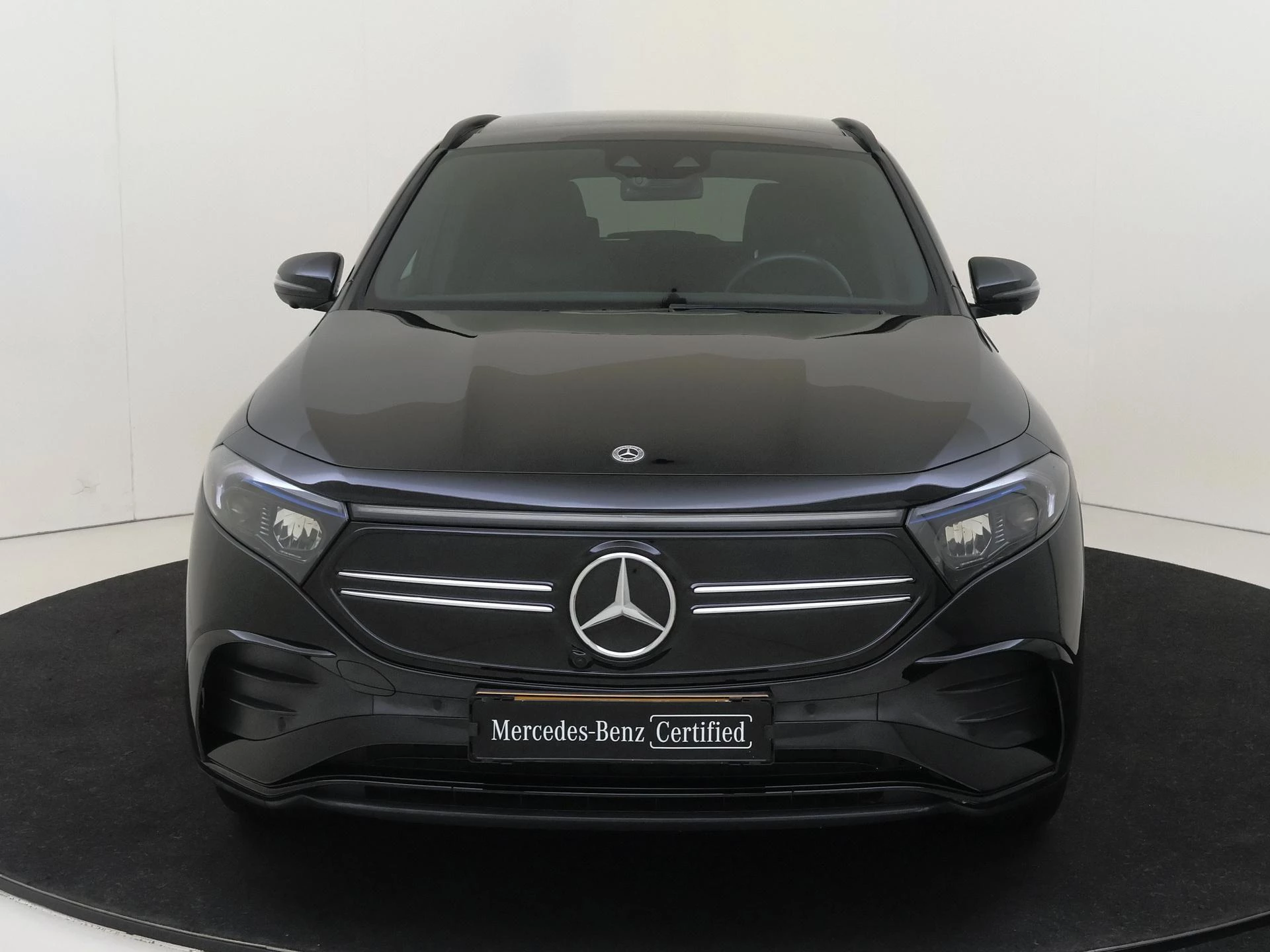 Mercedes-Benz-EQA-image-5