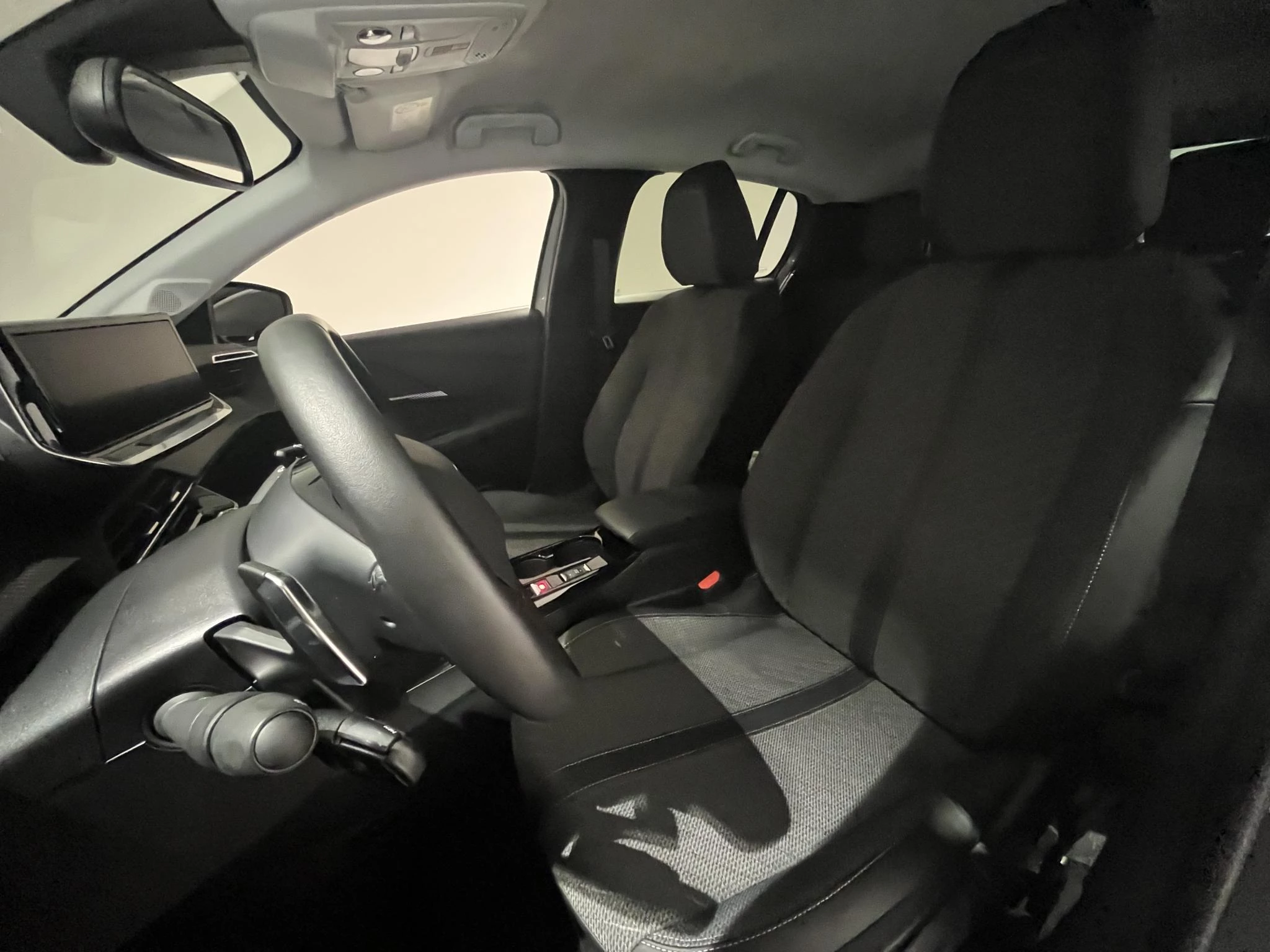 Peugeot-208-image-19