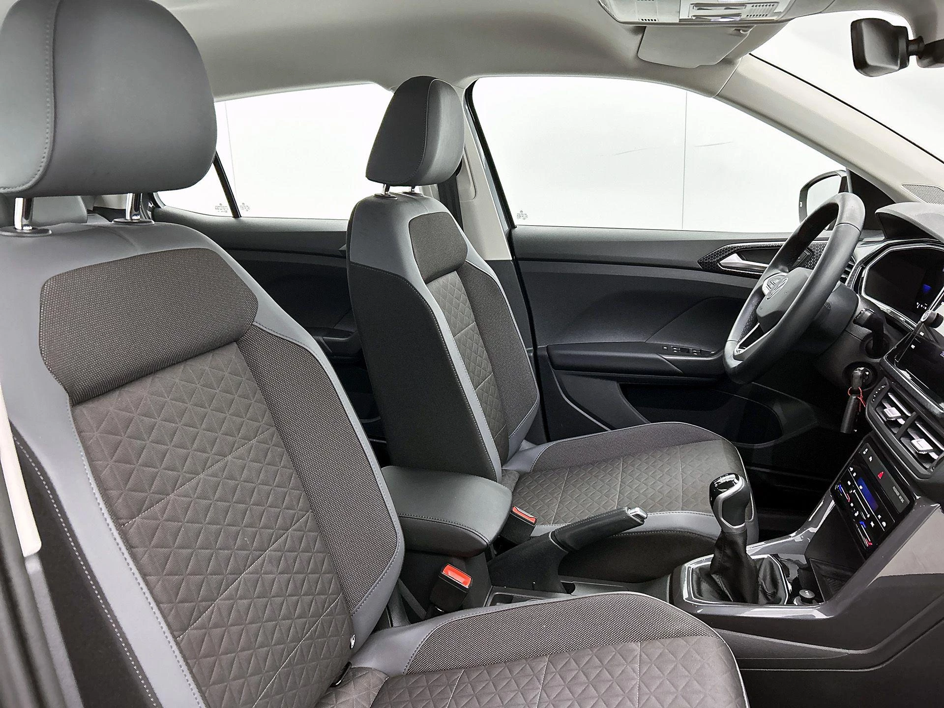 Volkswagen-T-Cross-image-34