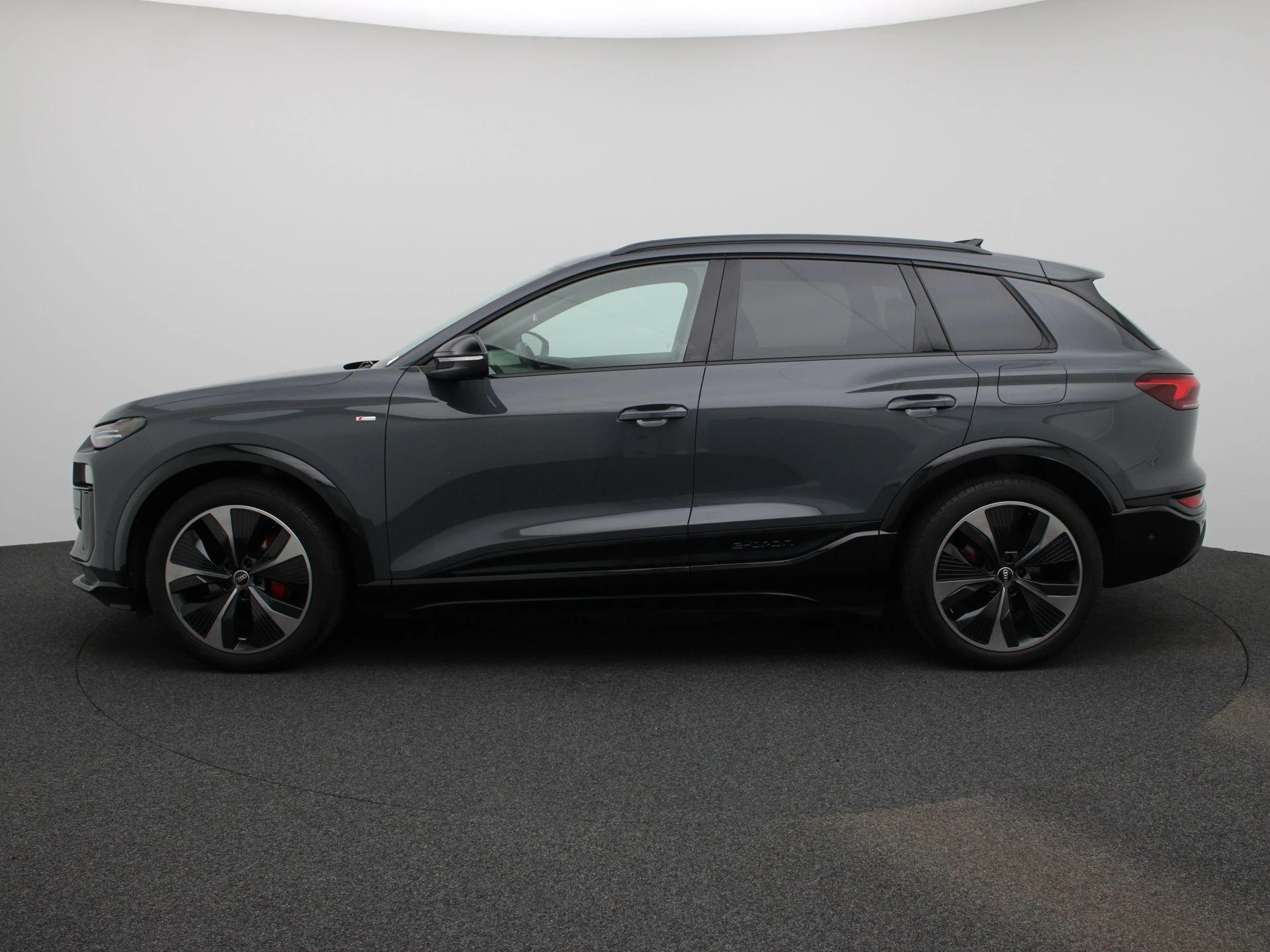 Audi-Q6 e-tron-image-3