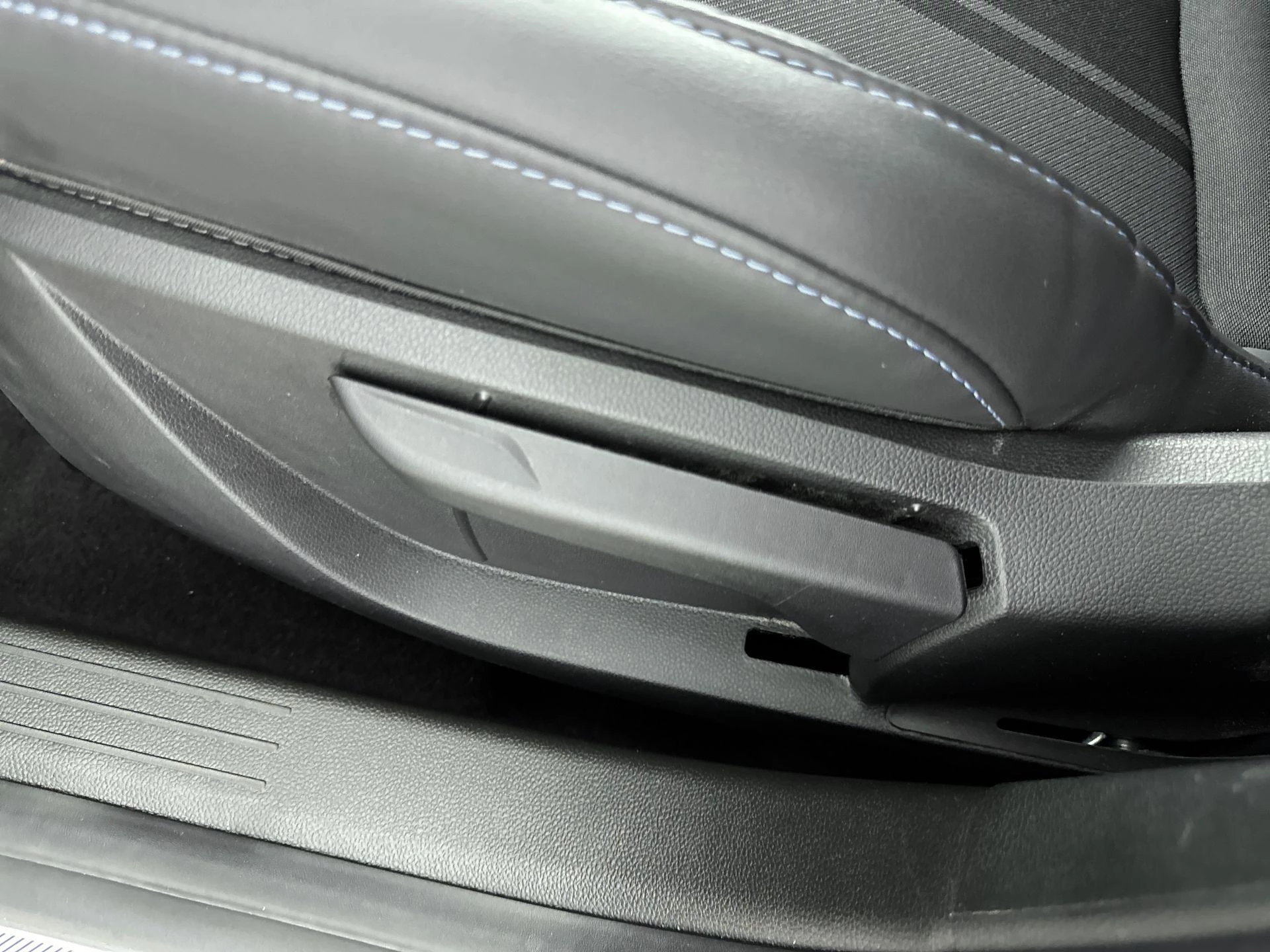 Renault-Clio-image-23