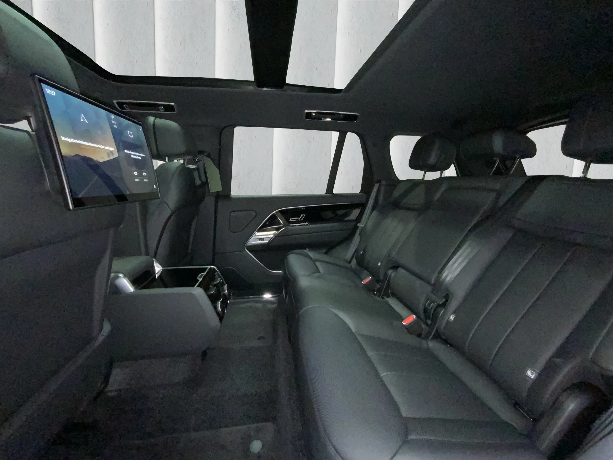 Land Rover-Range Rover-image-7