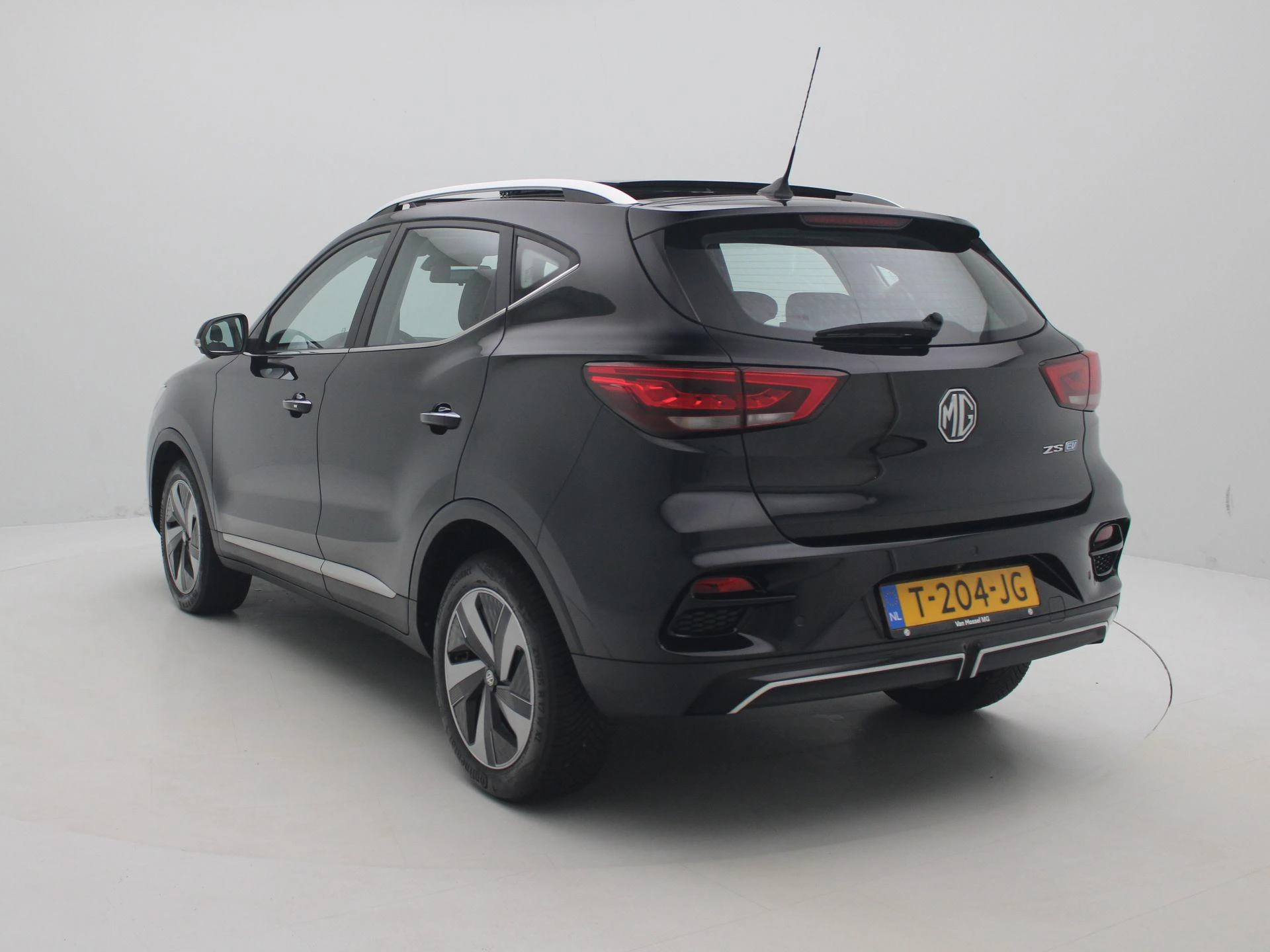 MG-ZS EV-image-1
