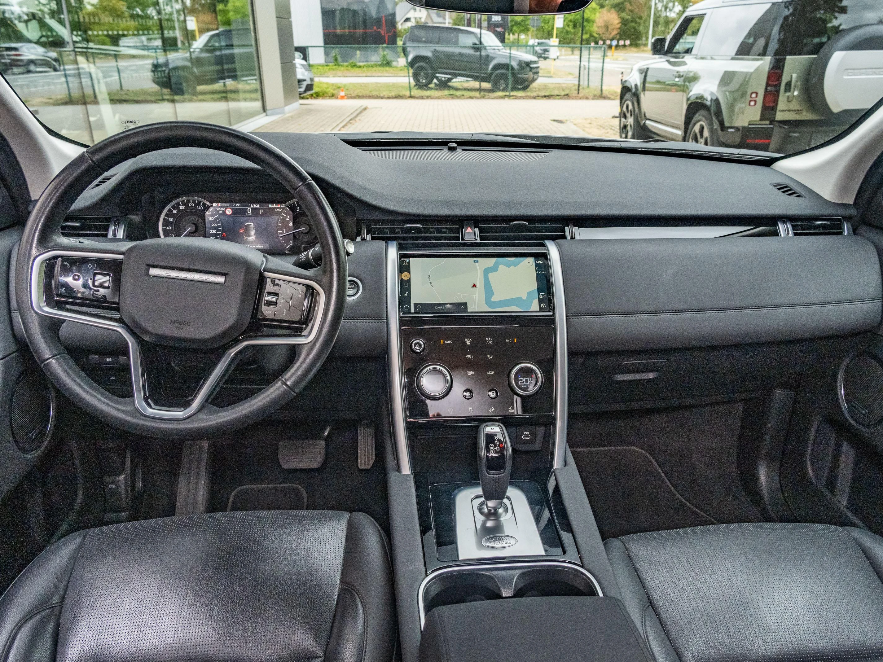 Land Rover-Discovery Sport-image-8