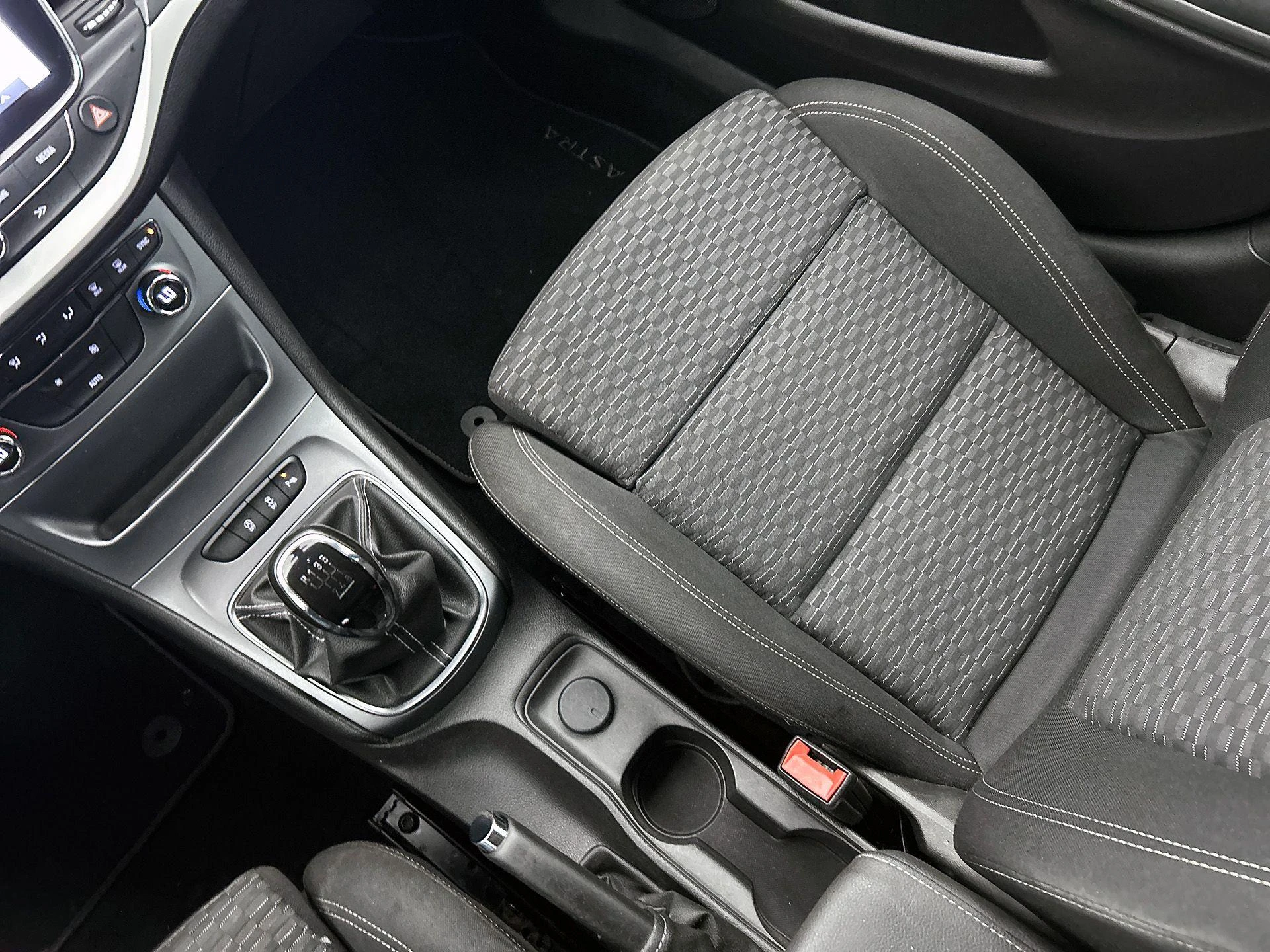 Opel-Astra-image-24