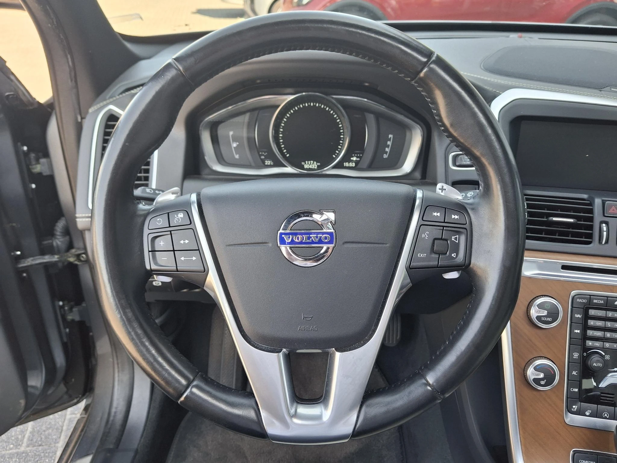 Volvo XC60 2.0 T5 FWD Ocean Race