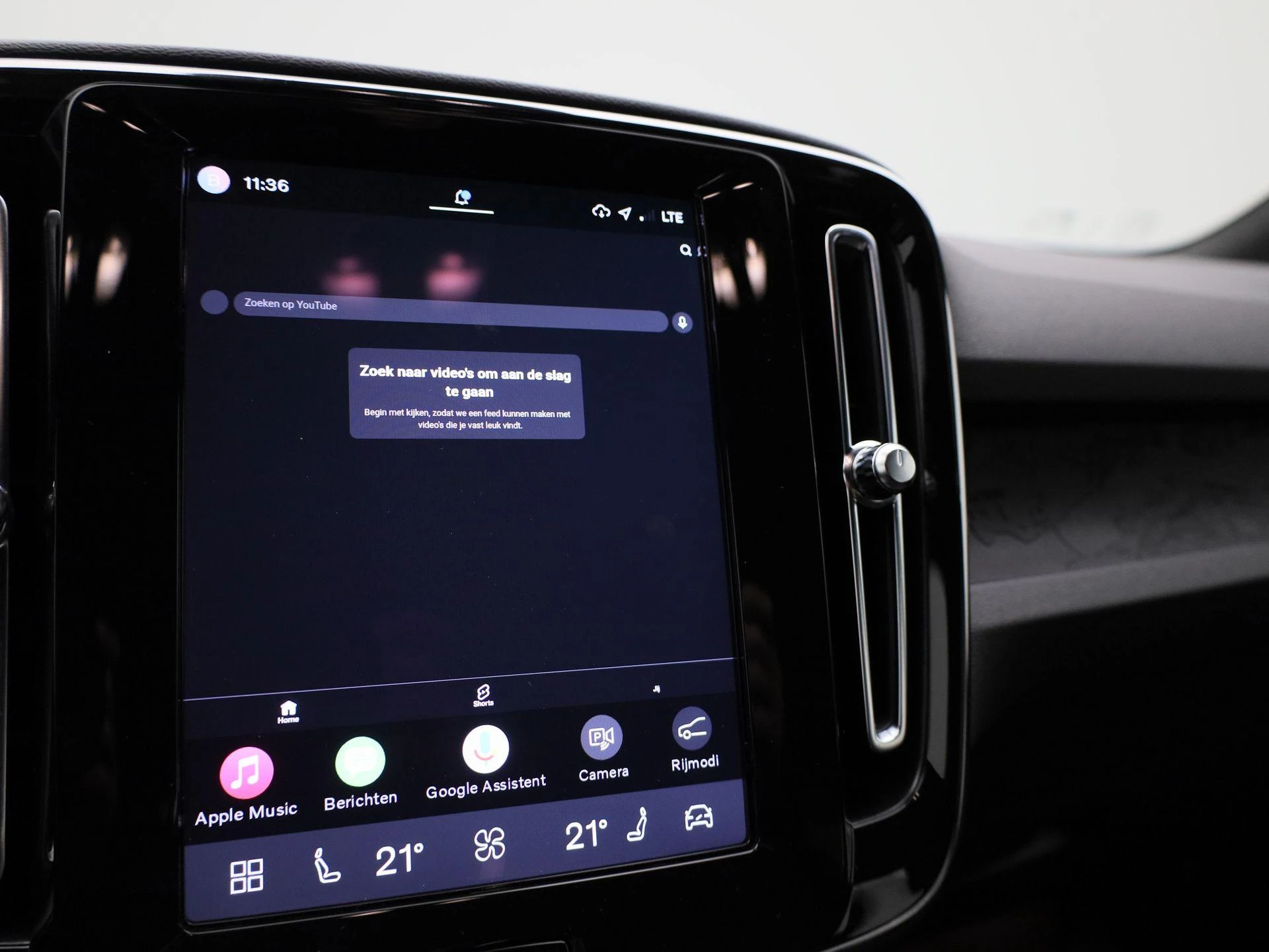 Volvo-XC40-image-23