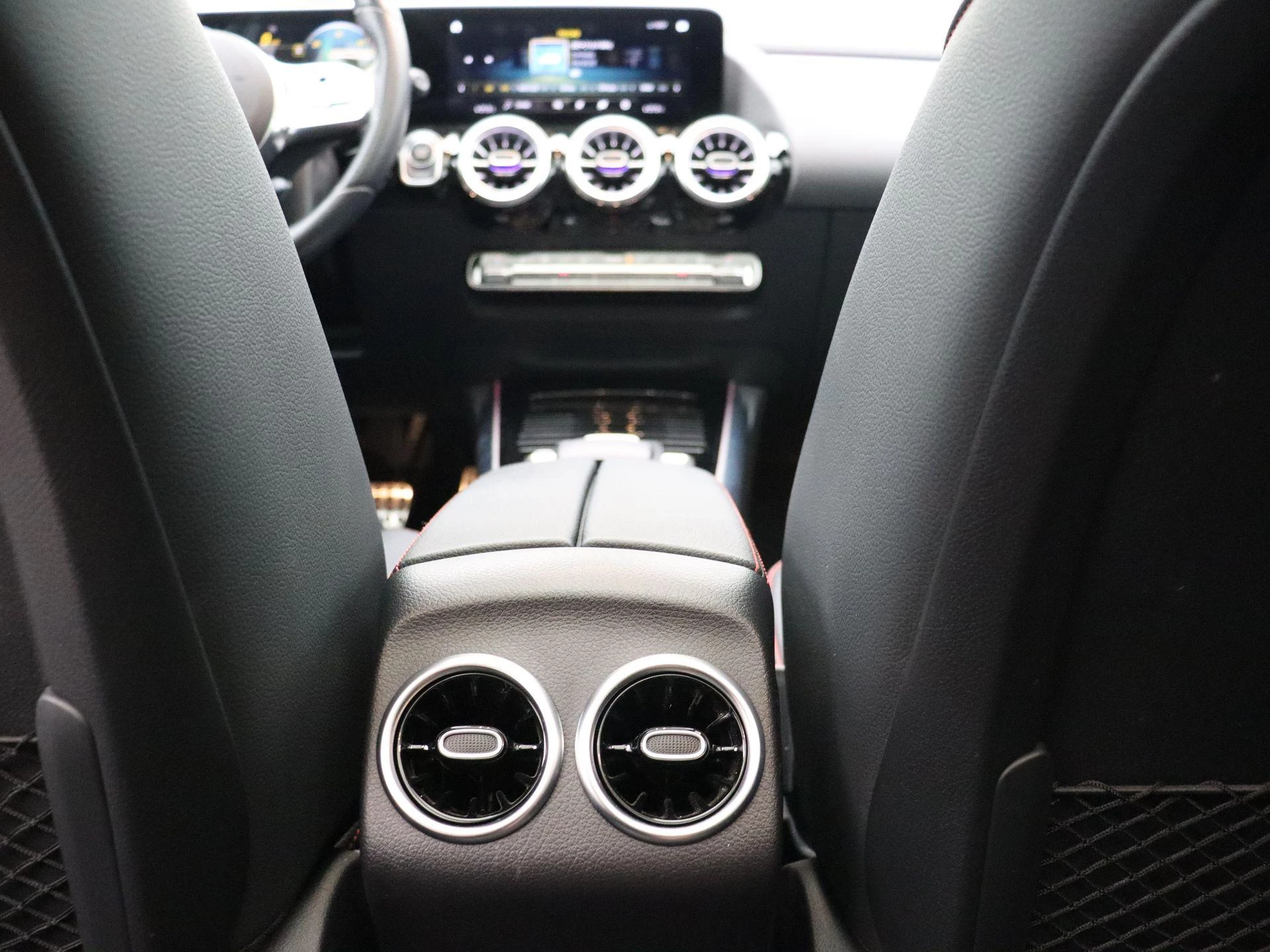 Mercedes-Benz EQA 250 AMG Line + PANORAMISCH DAK + CARPLAY + SURROUND VIEW CAMERA