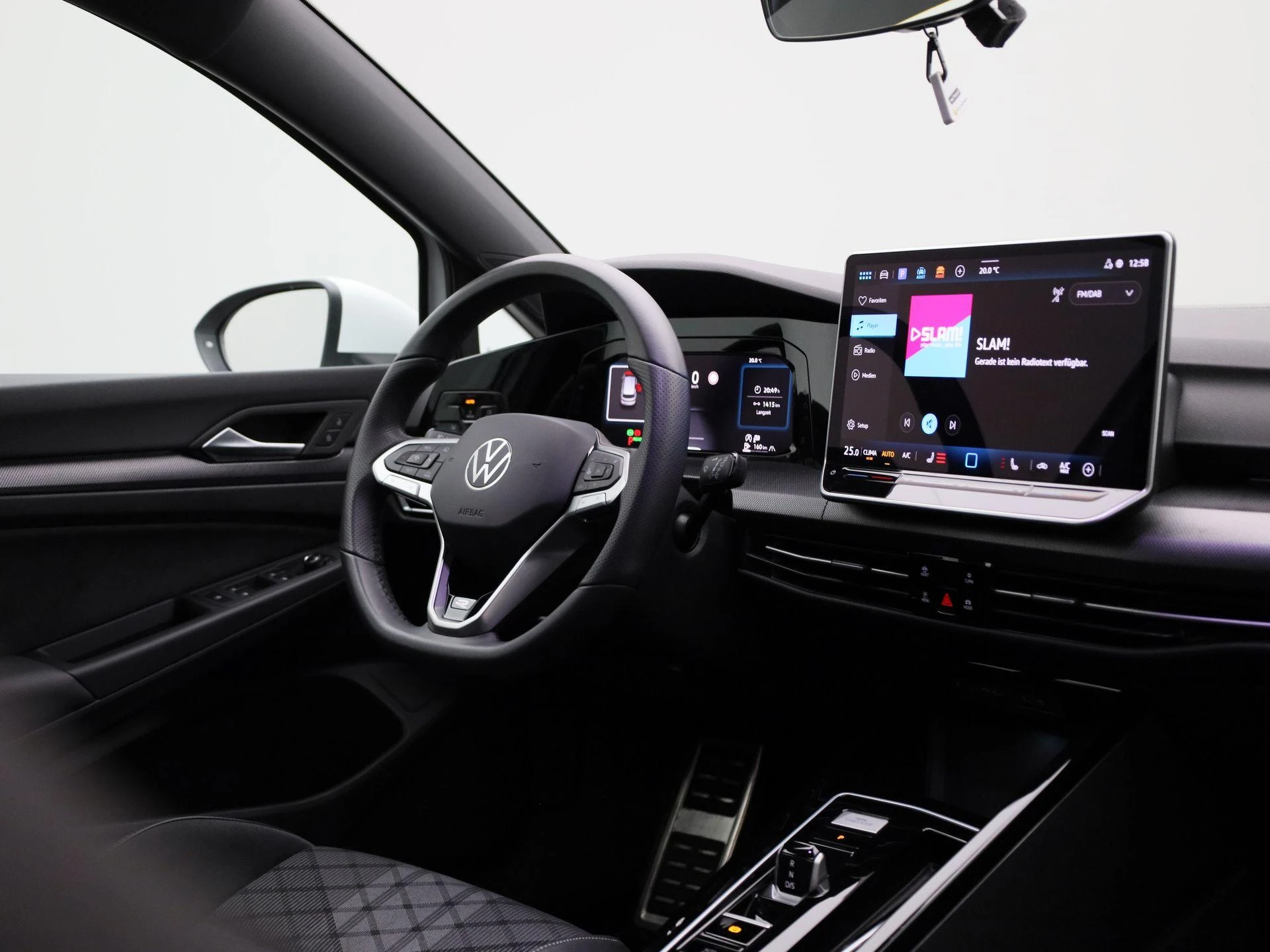 Volkswagen-Golf-image-36