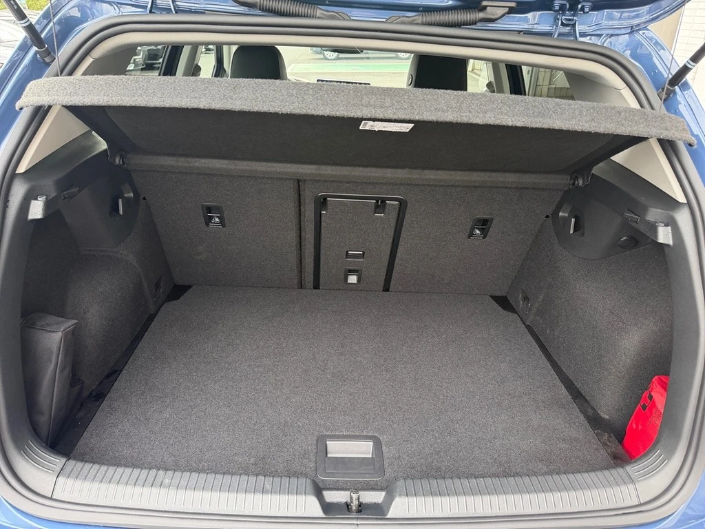 Volkswagen-Golf-image-12
