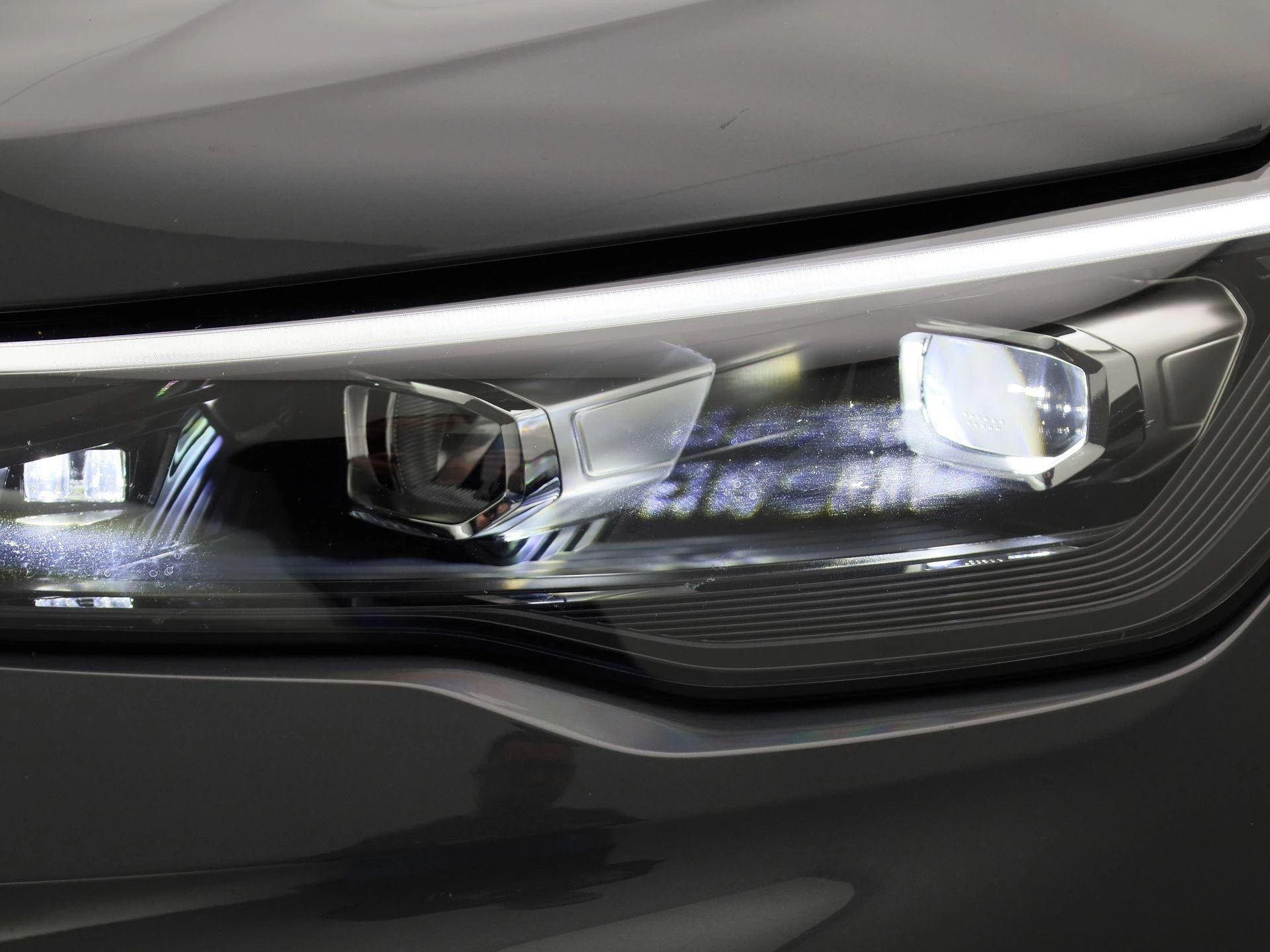 Volkswagen-Tiguan-image-15