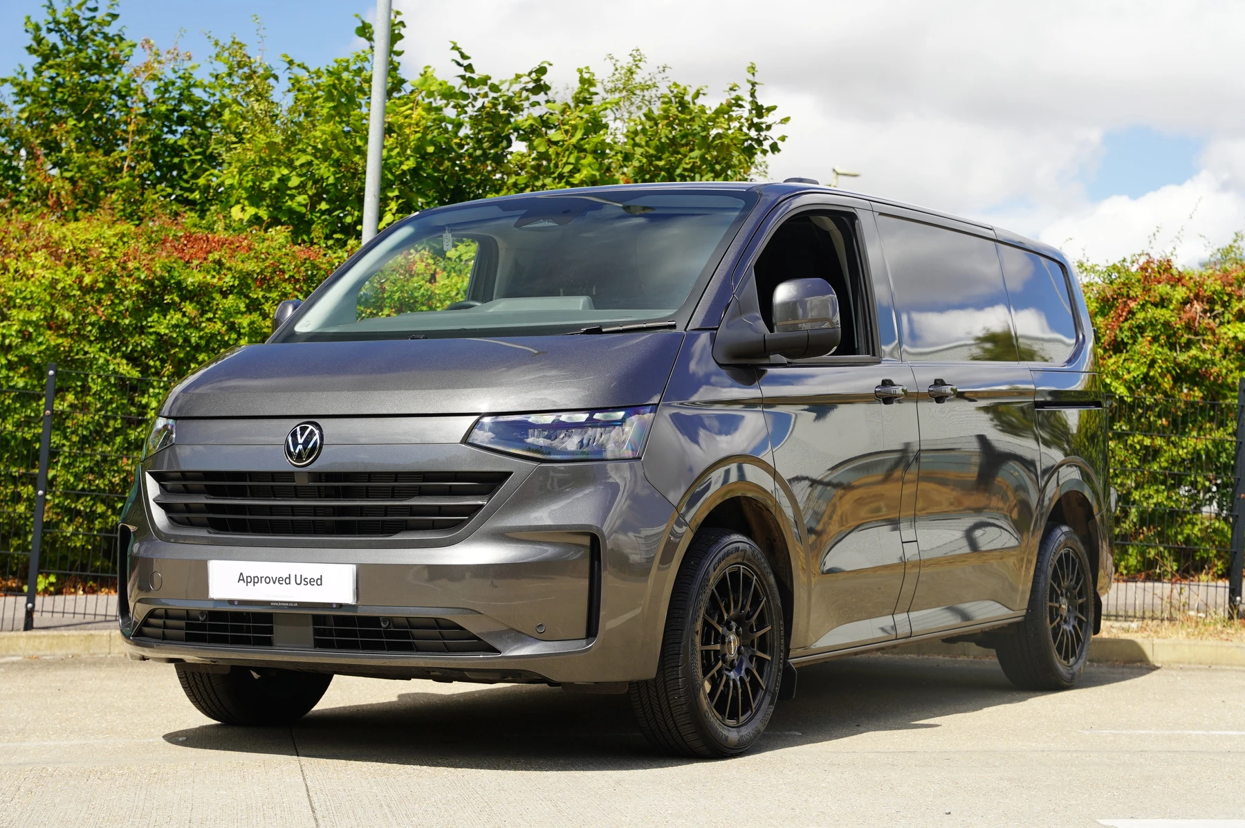 Volkswagen-Transporter-image-39