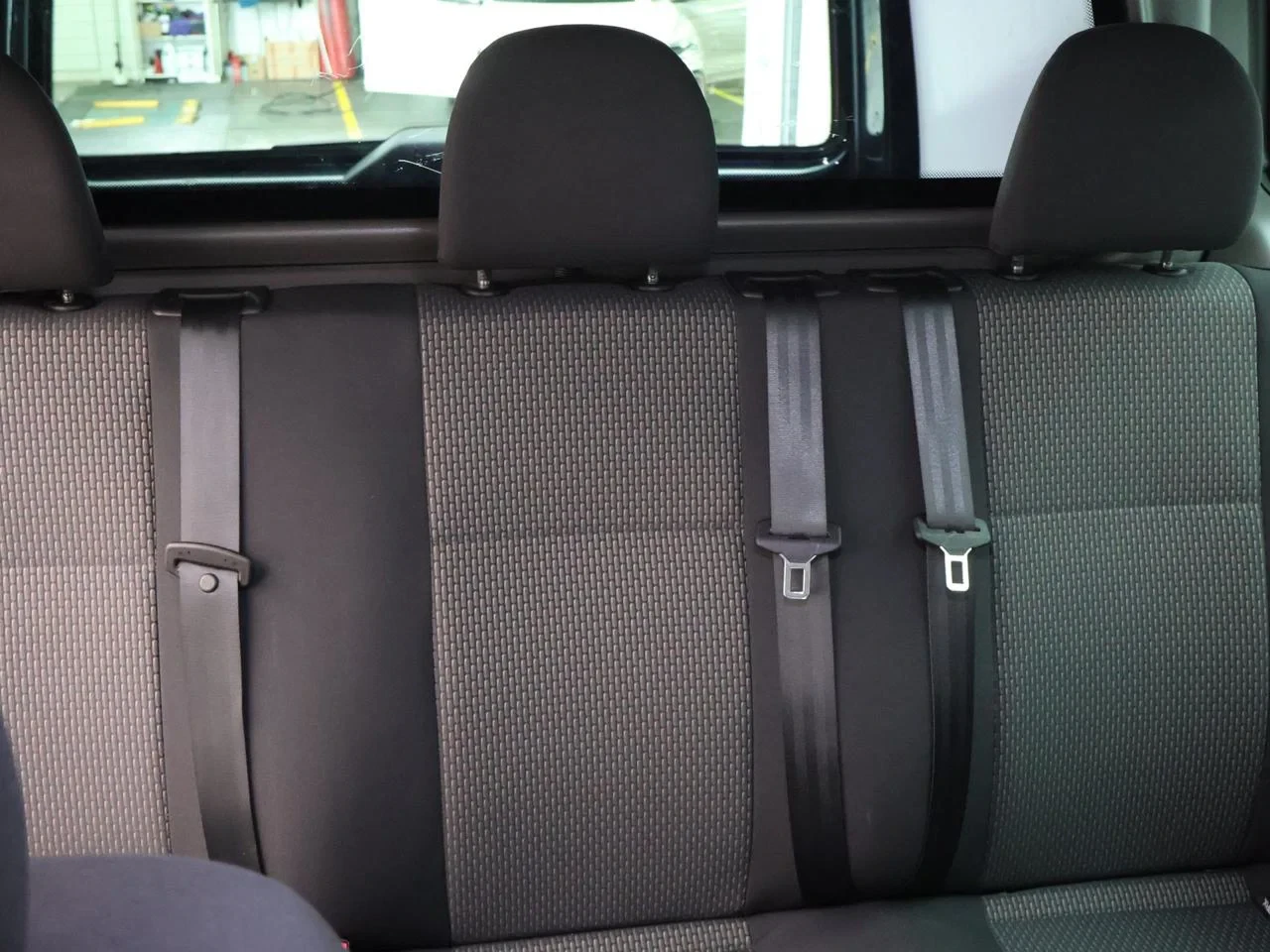 Volkswagen-Transporter-image-8